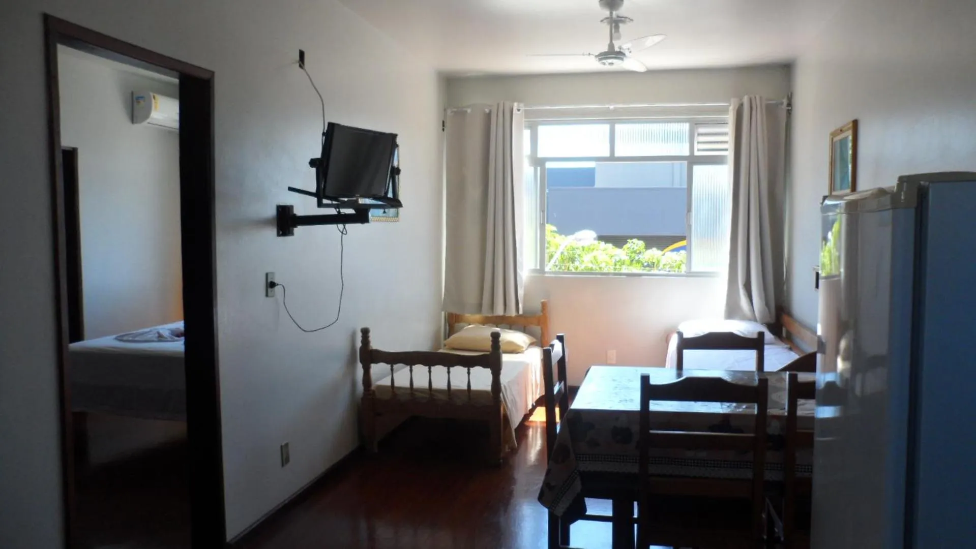 Communal lounge/ TV room in Apart Hotel La Cabana