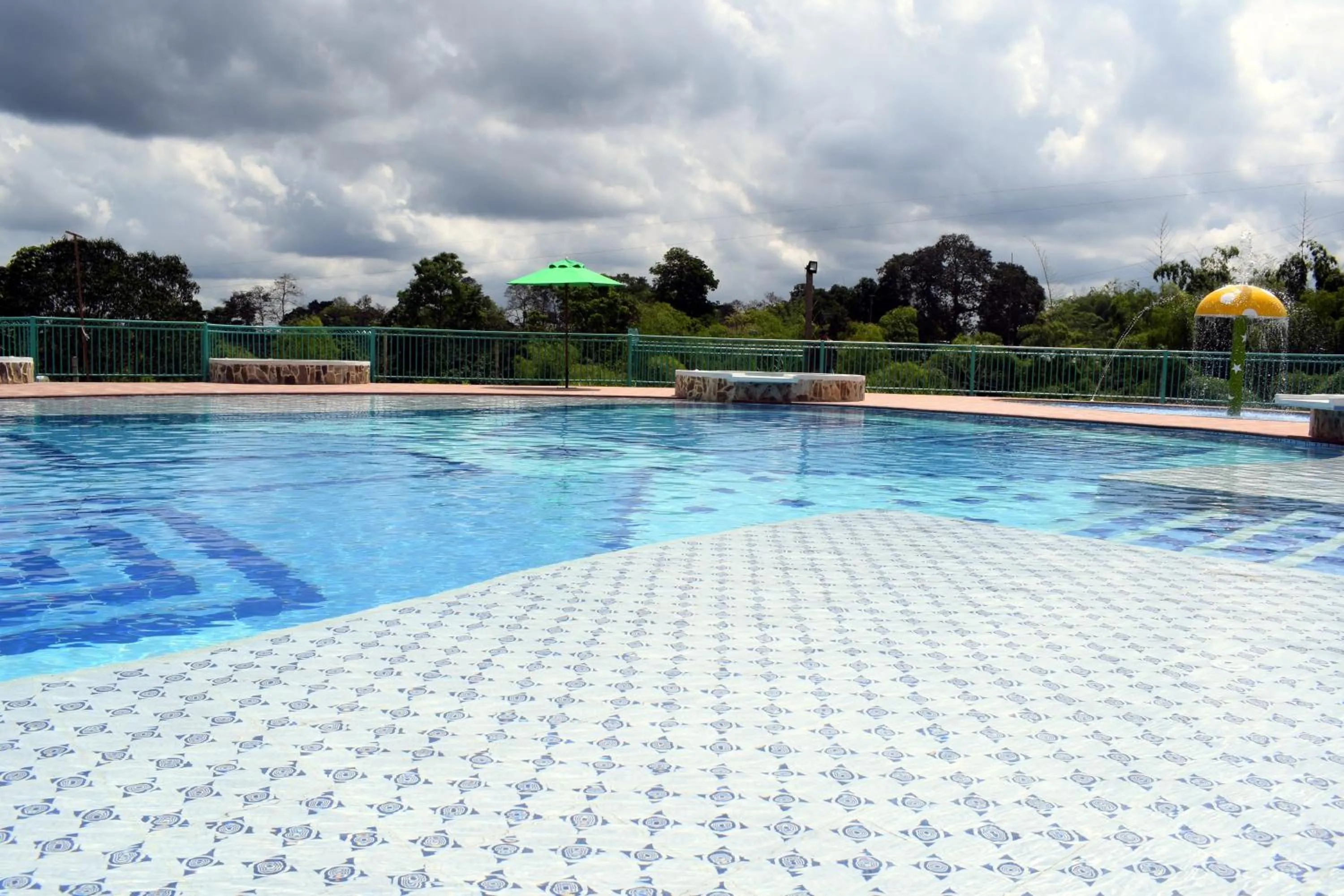 Swimming pool in Hotel Campestre Paraiso Cafetero