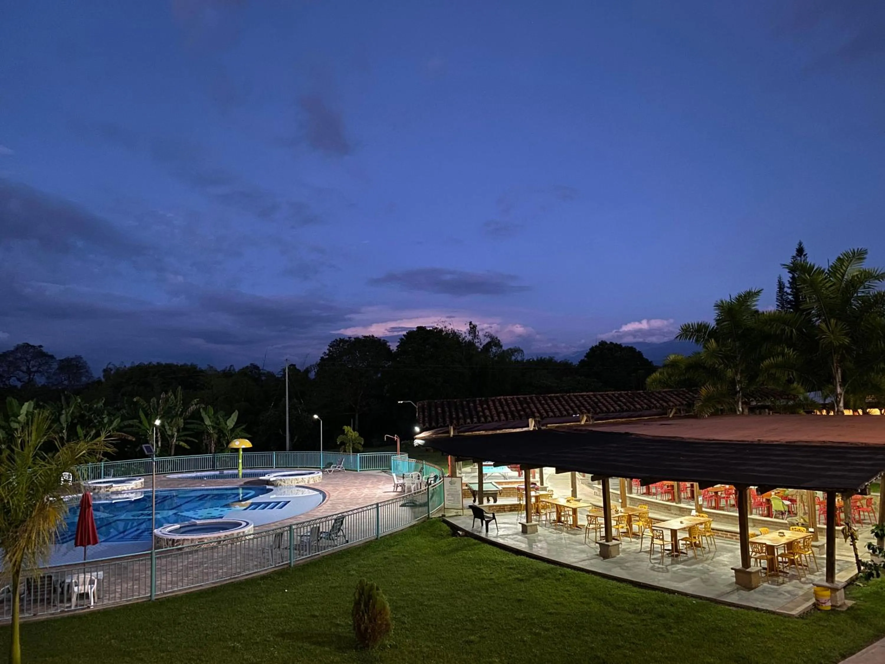 Swimming pool in Hotel Campestre Paraiso Cafetero