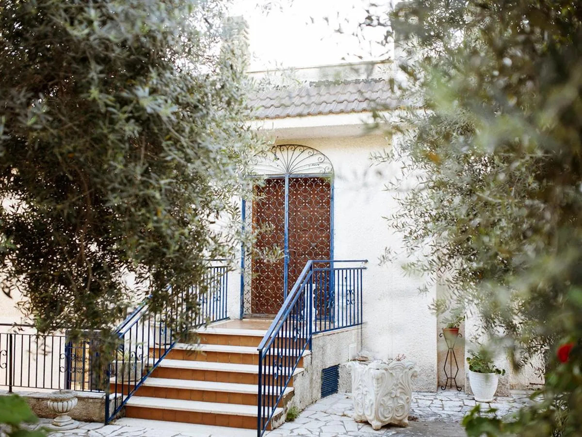 Facade/entrance in B&B ANXUR