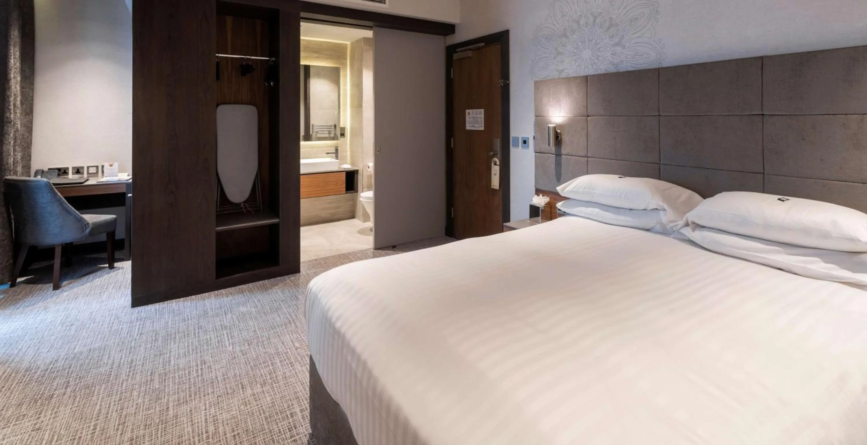 Bed in DoubleTree by Hilton Belfast City Ten Square