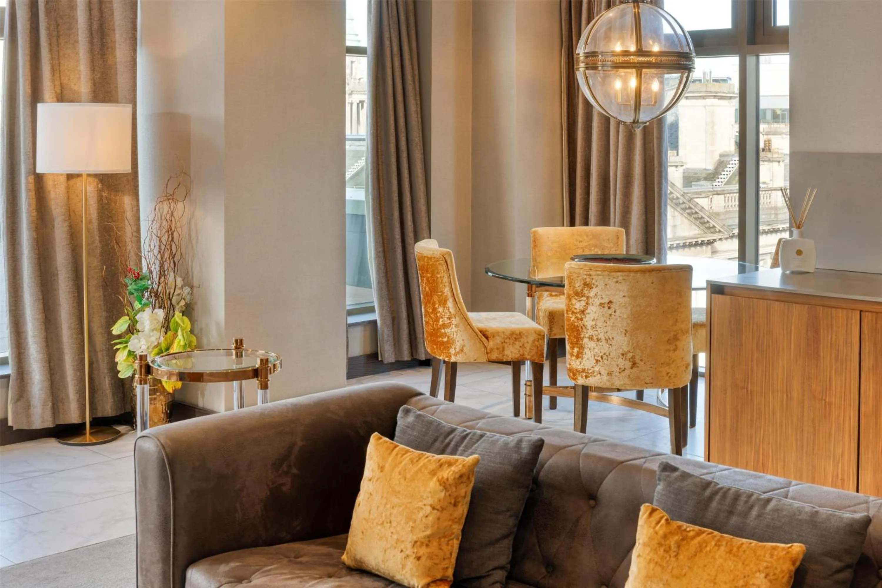 Living room in DoubleTree by Hilton Belfast City Ten Square