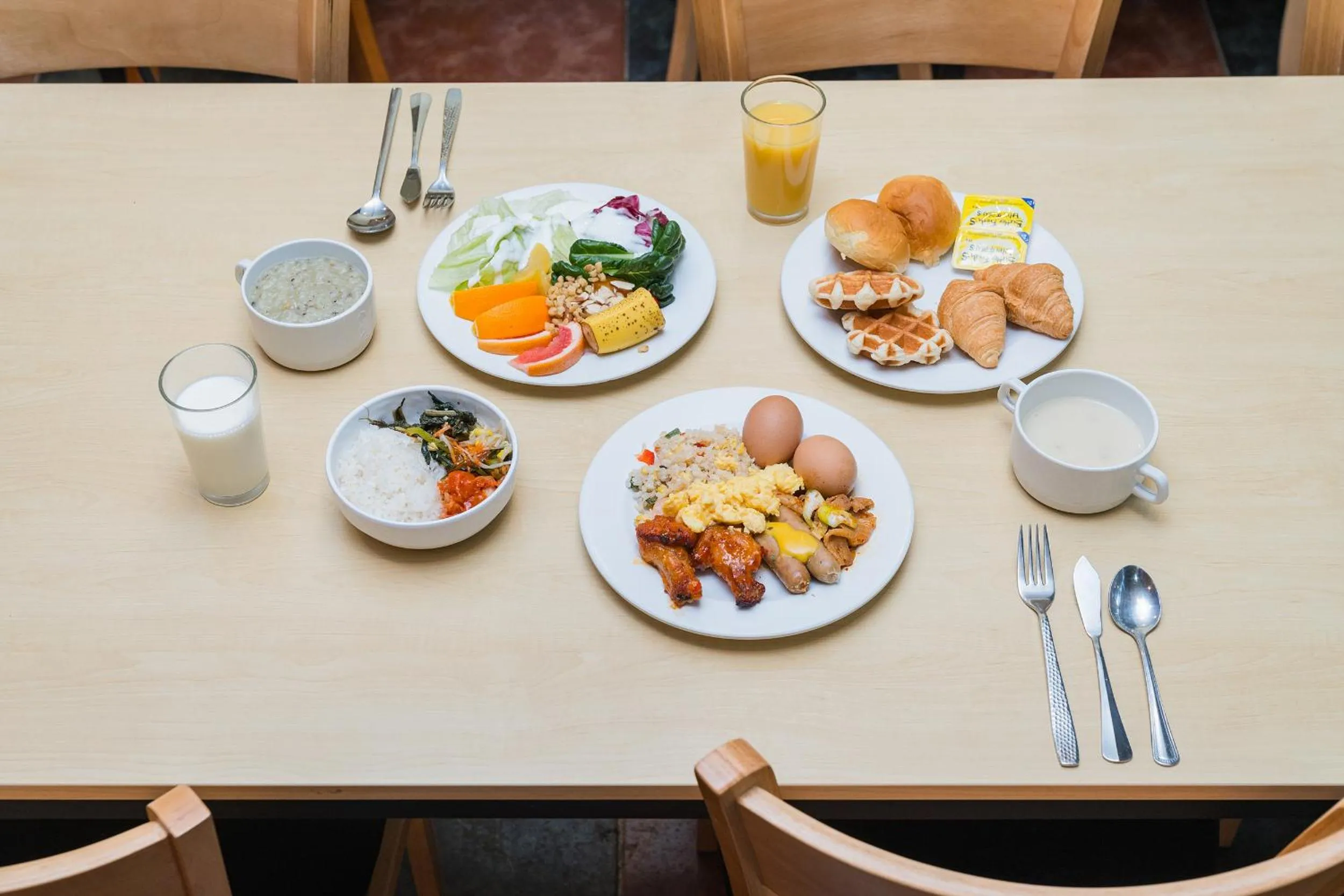 Buffet breakfast in Ocean 2 You Resort Seorak Beach Hotel & Condo