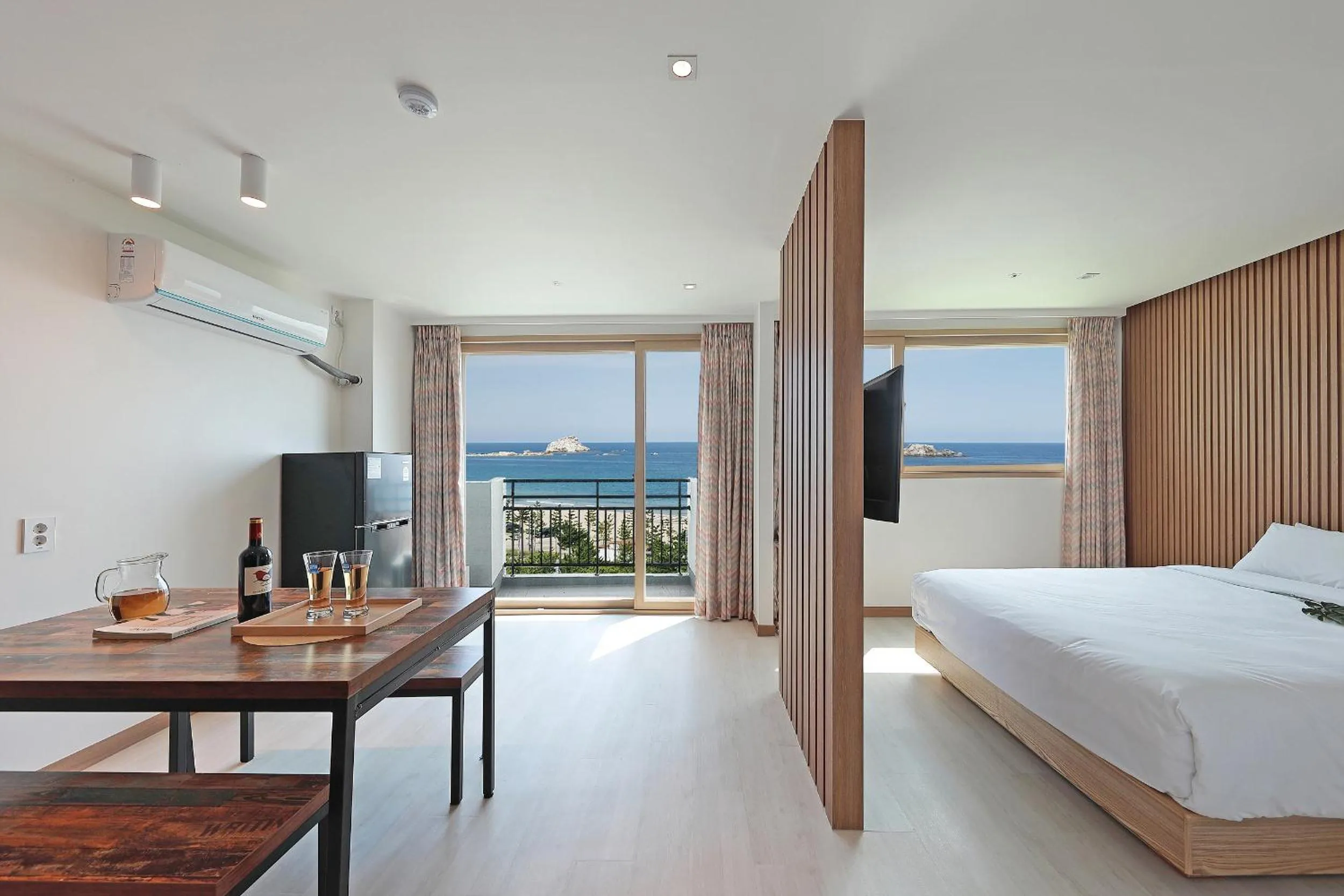 Bedroom in Ocean 2 You Resort Seorak Beach Hotel & Condo