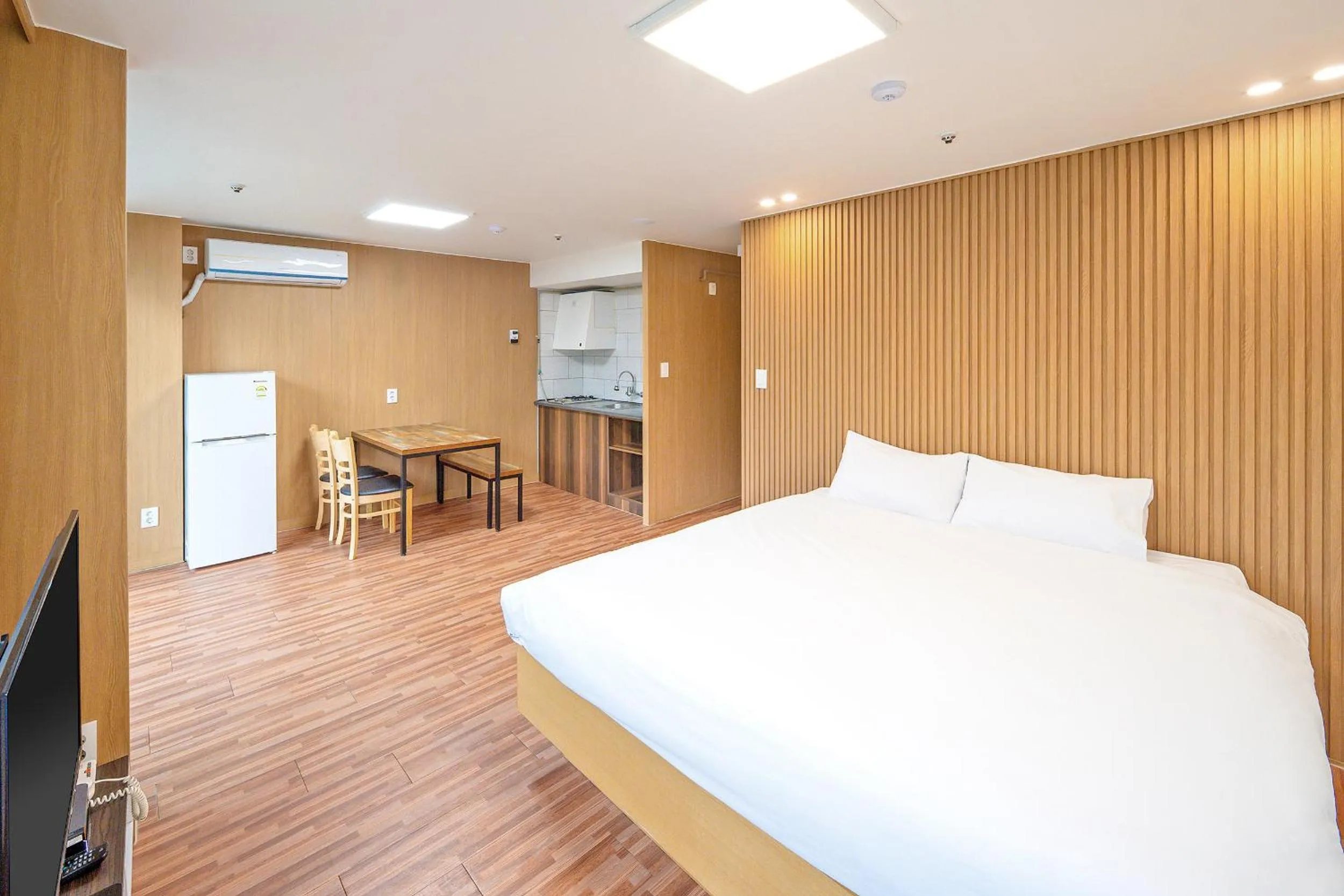 Bed in Ocean 2 You Resort Seorak Beach Hotel & Condo