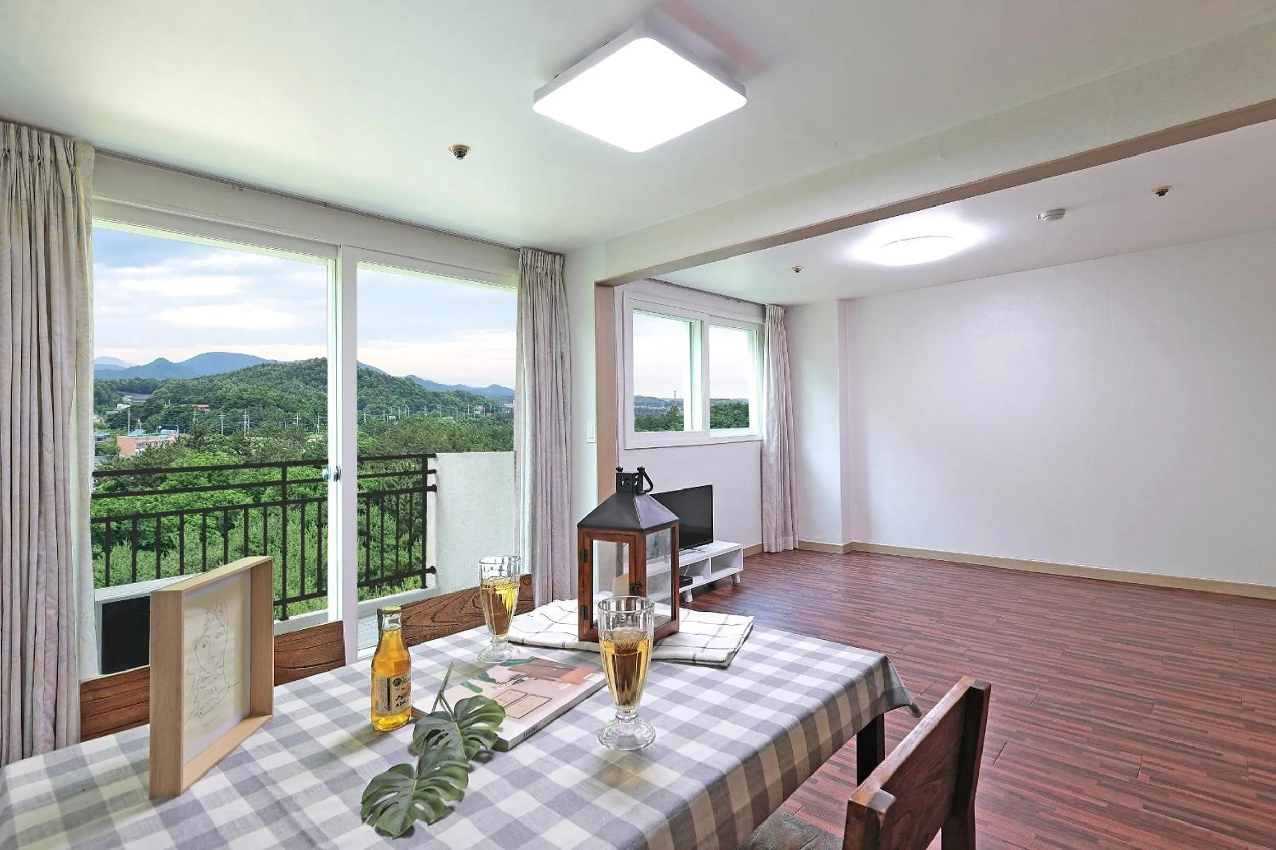 Living room in Ocean 2 You Resort Seorak Beach Hotel & Condo