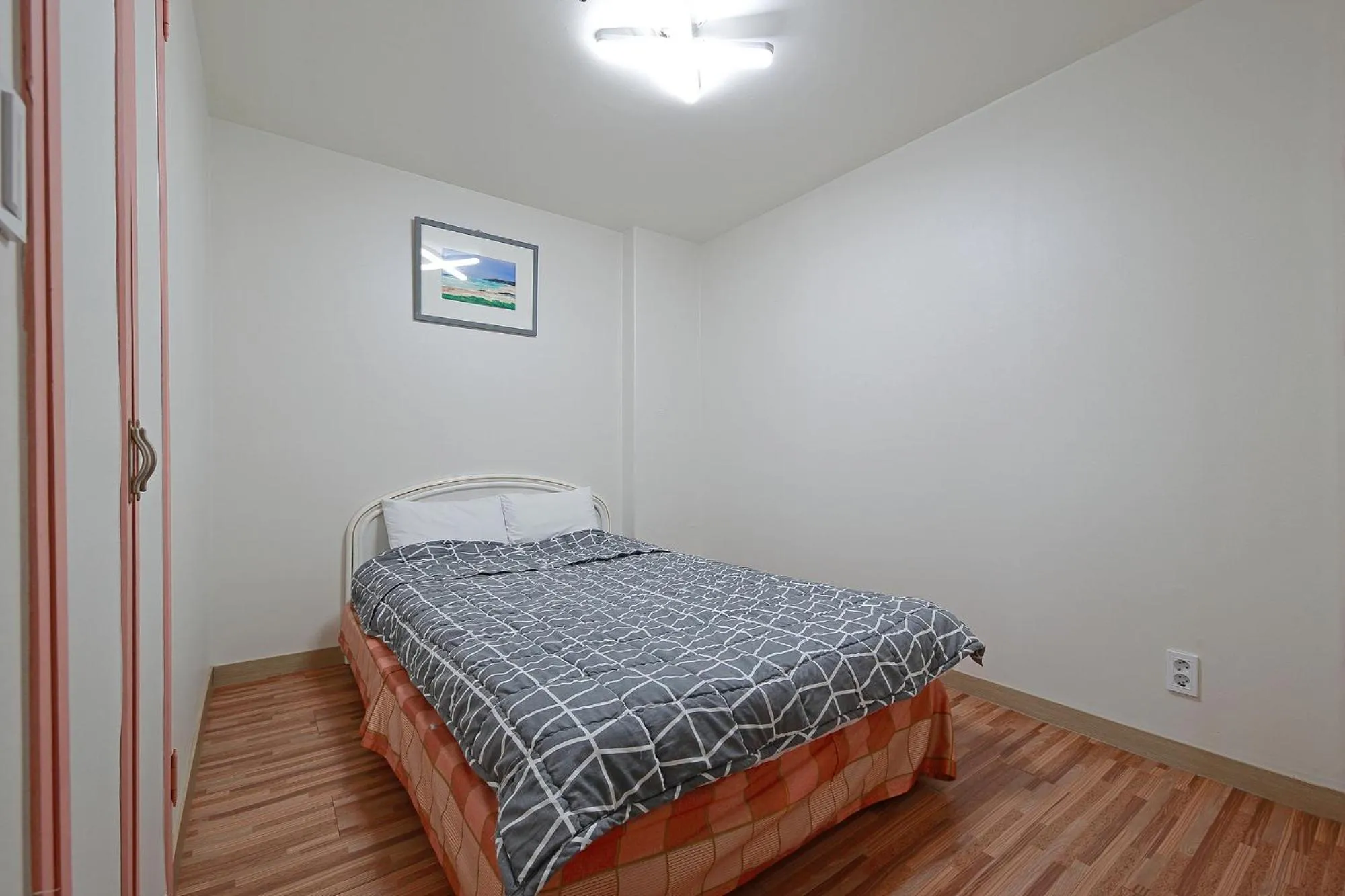 Photo of the whole room, Bed in Ocean 2 You Resort Seorak Beach Hotel & Condo