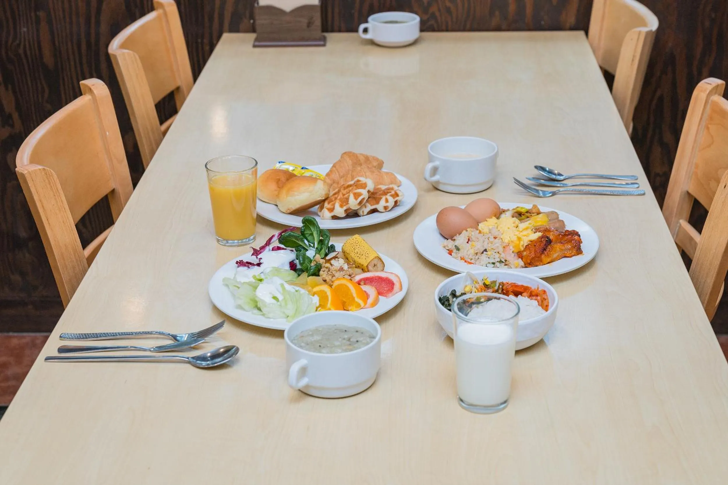 Buffet breakfast in Ocean 2 You Resort Seorak Beach Hotel & Condo