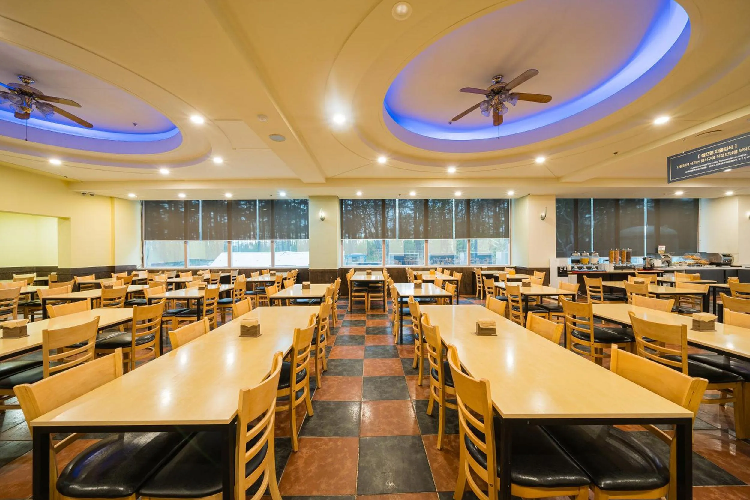 Buffet breakfast, Restaurant/Places to Eat in Ocean 2 You Resort Seorak Beach Hotel & Condo