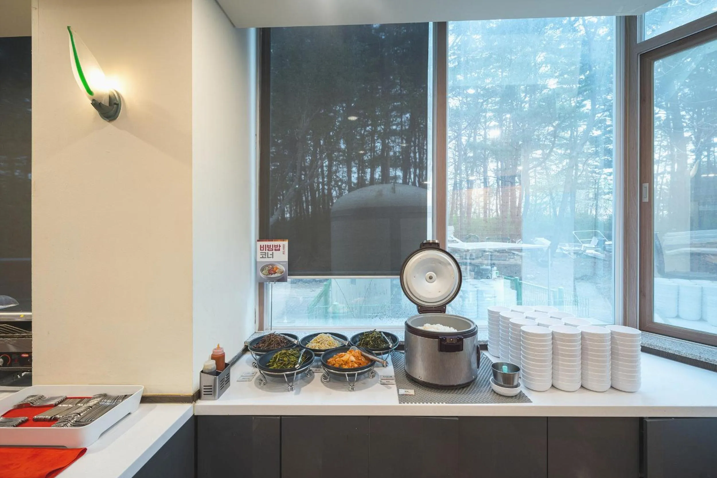 Buffet breakfast, Kitchen/Kitchenette in Ocean 2 You Resort Seorak Beach Hotel & Condo