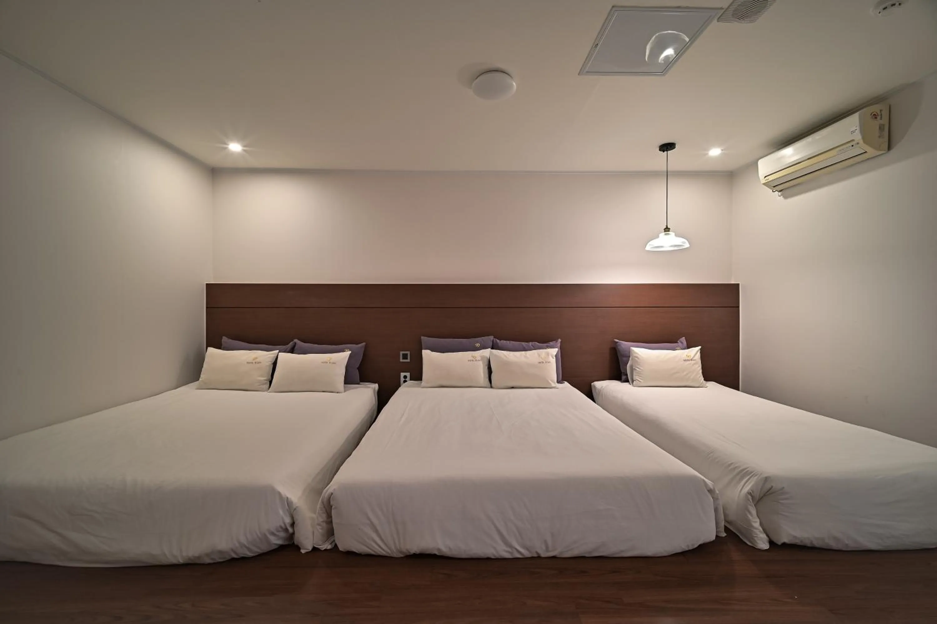 Bed in Hotel Gonggam Gonggan Busan Station