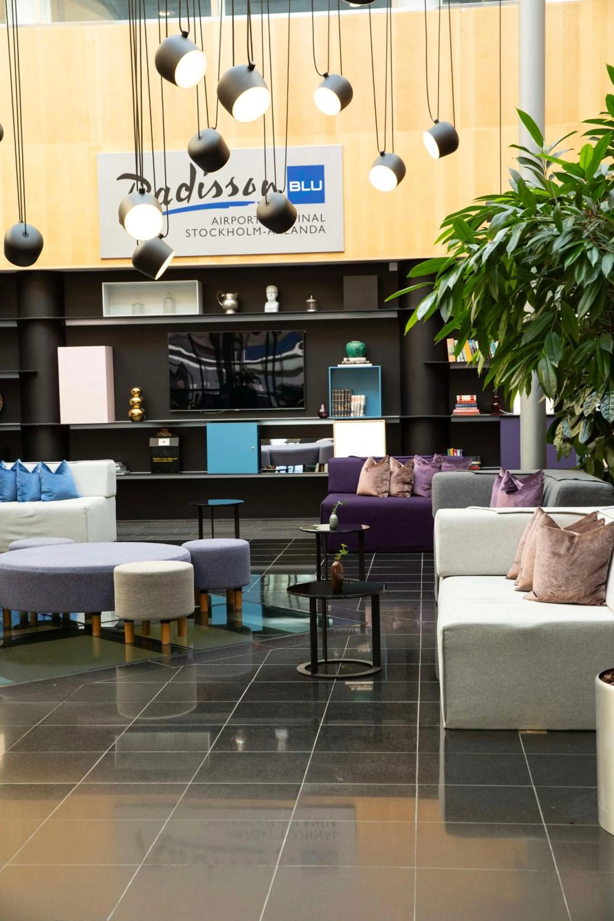 Lobby or reception in Radisson Blu Airport Terminal Hotel
