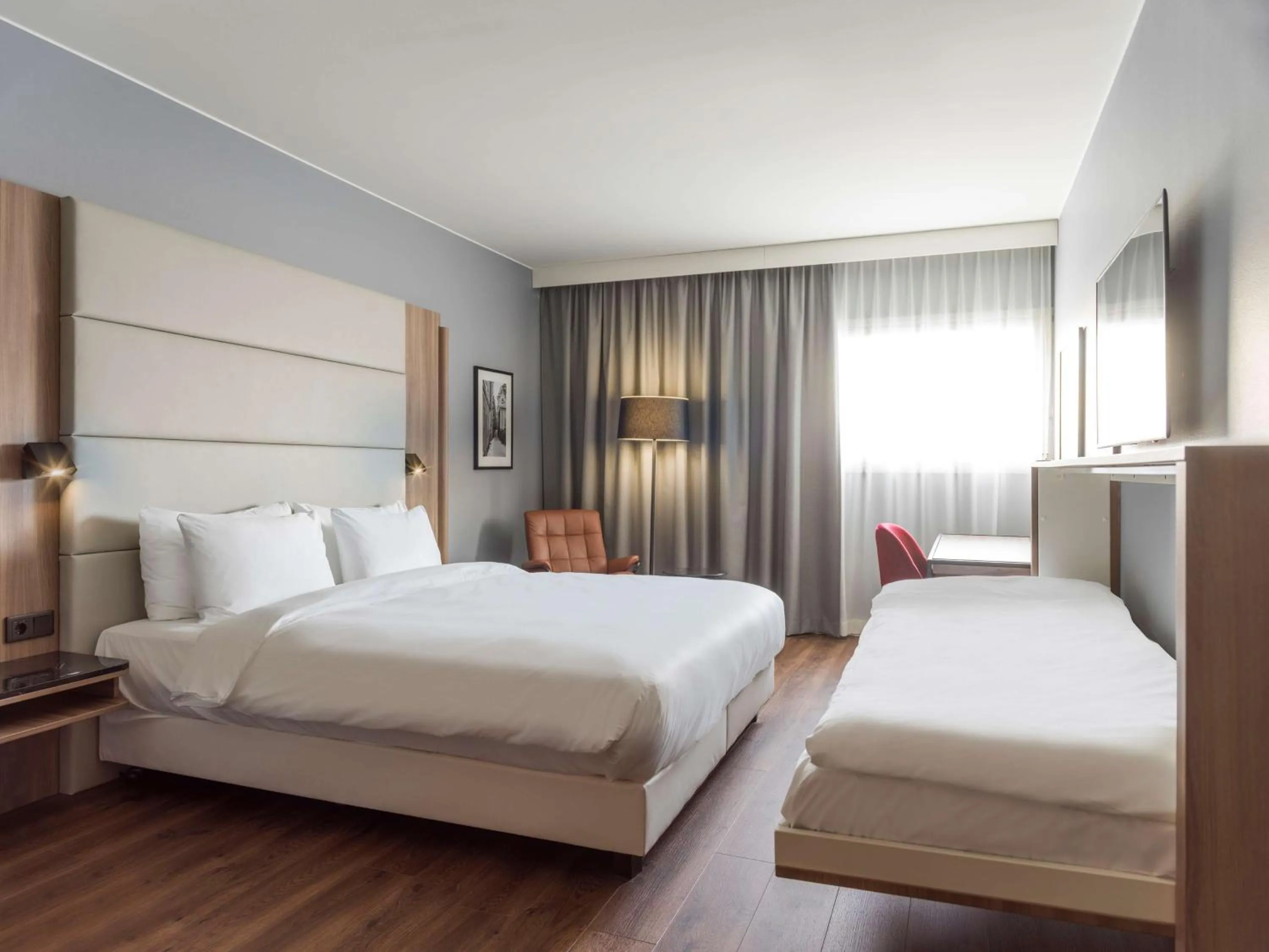 Bedroom, Bed in Radisson Blu Airport Terminal Hotel