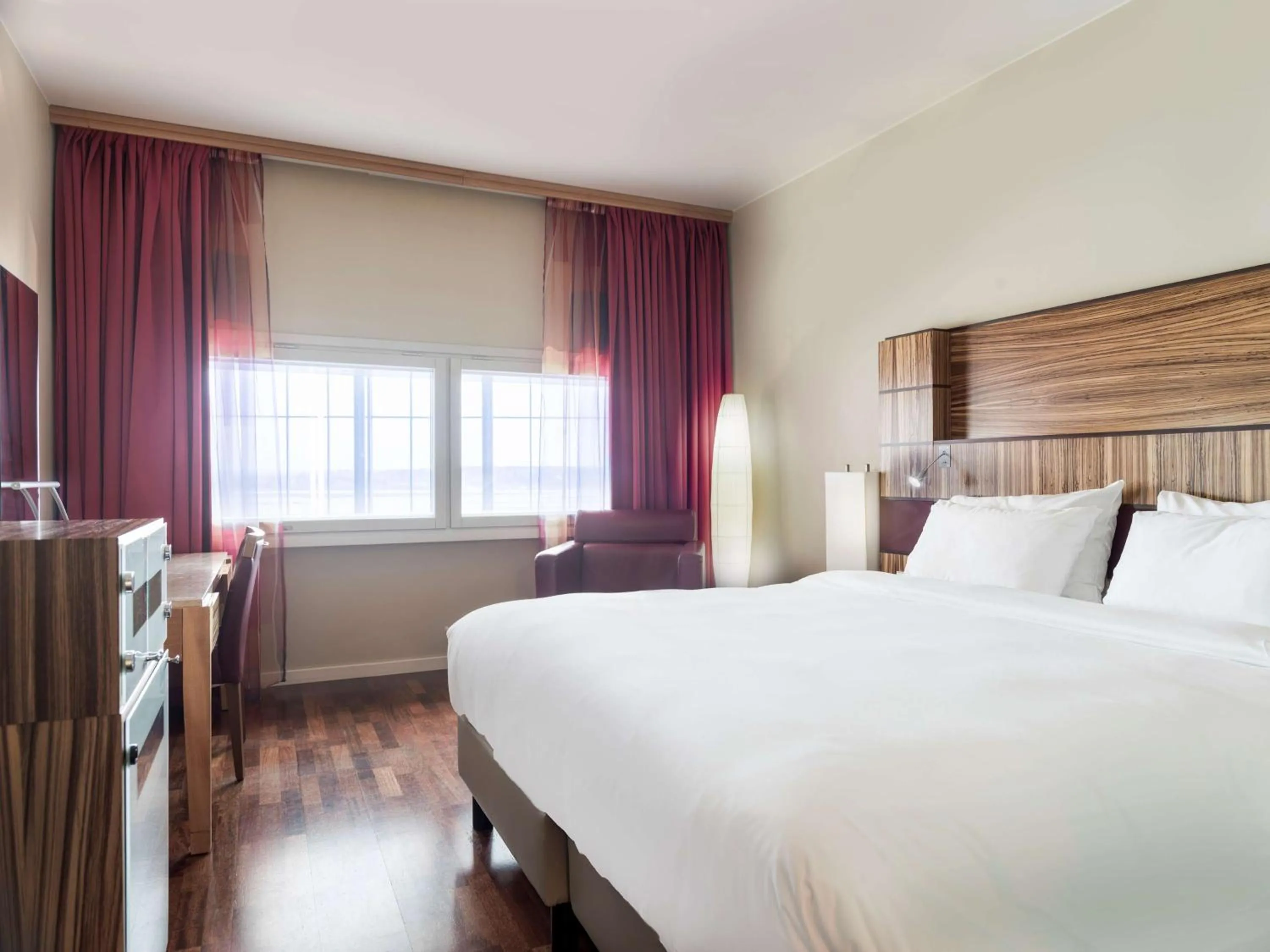 Photo of the whole room, Bed in Radisson Blu Airport Terminal Hotel