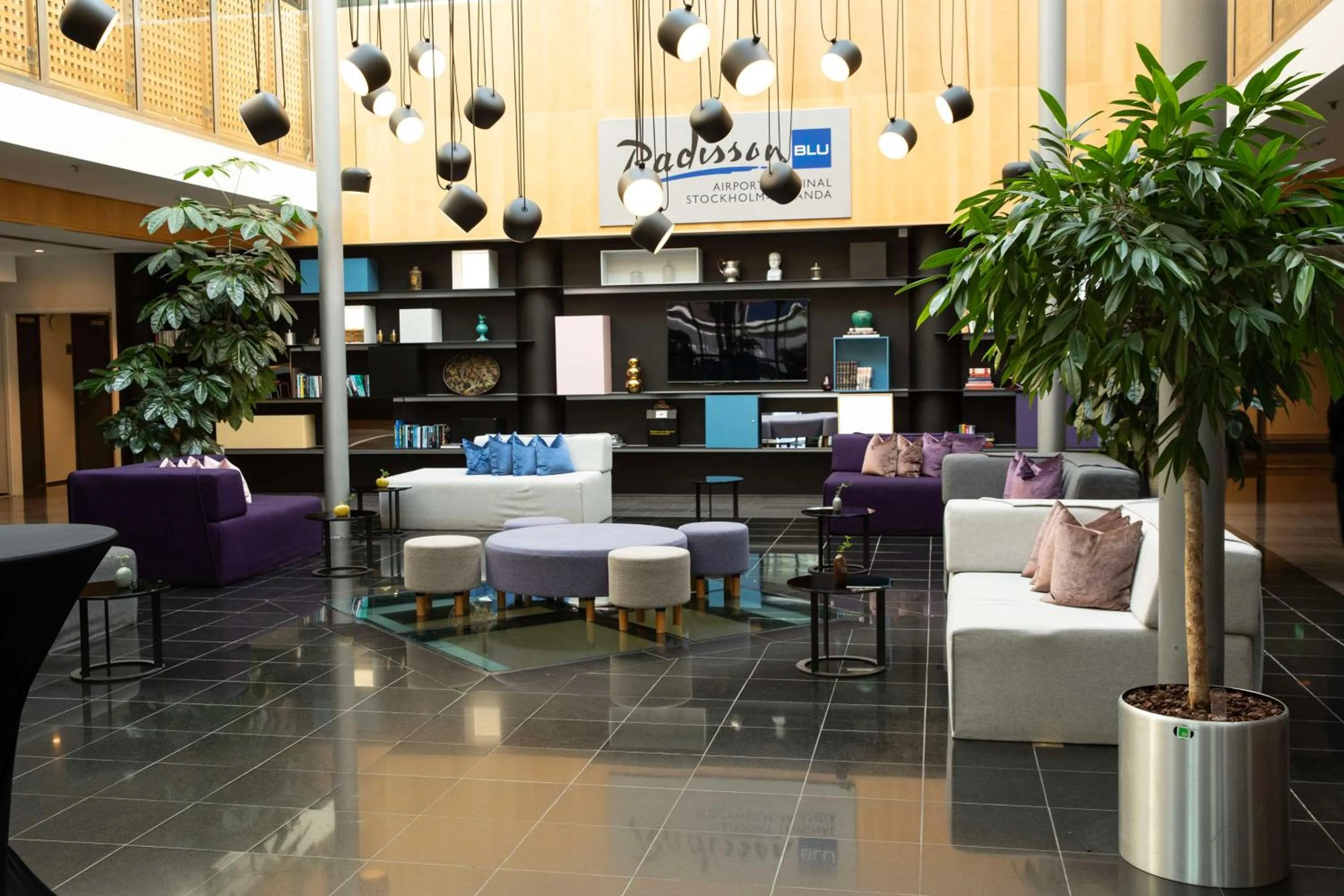 Lobby or reception in Radisson Blu Airport Terminal Hotel