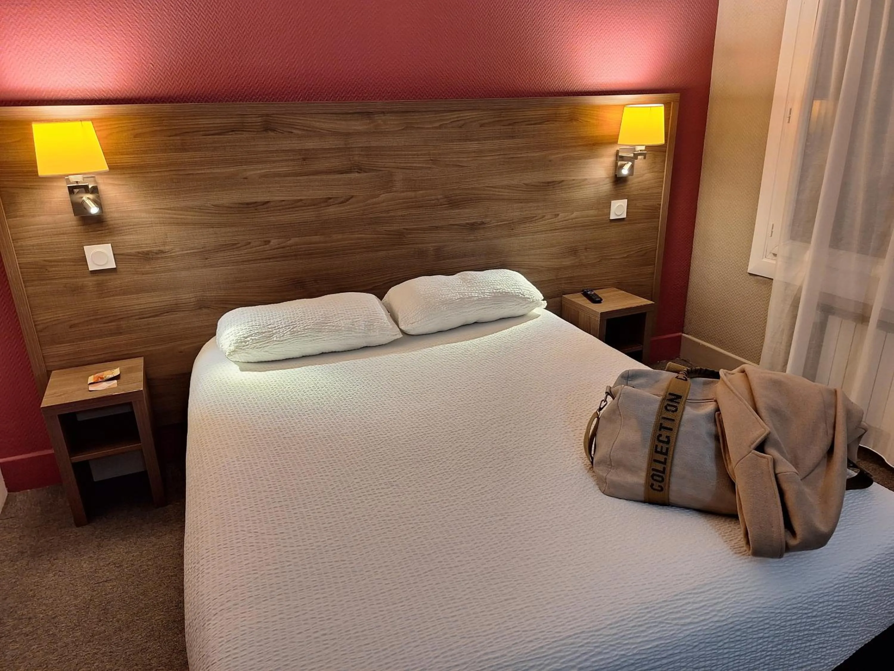 Bed in Hotel de la Gare Brest