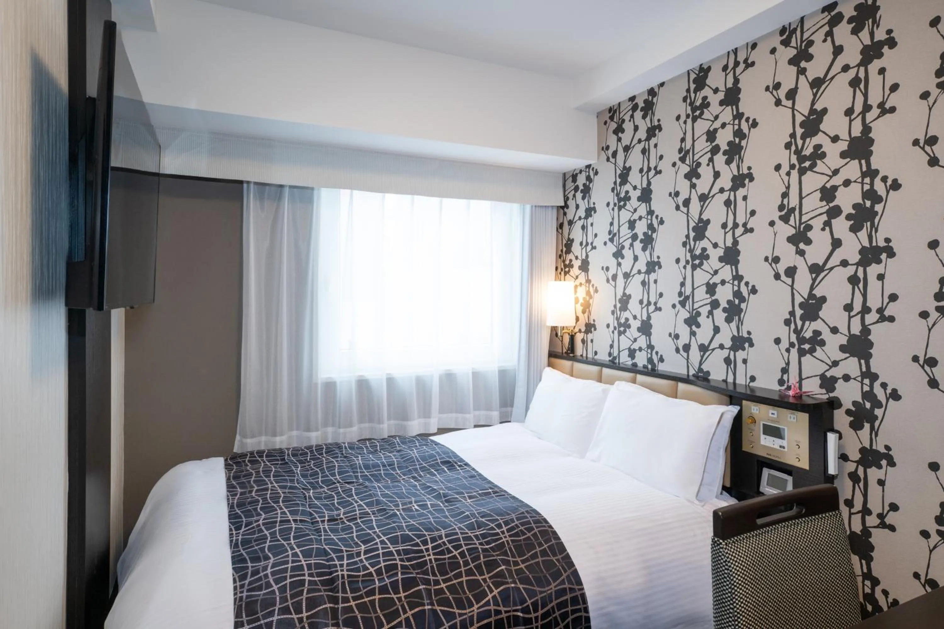 Photo of the whole room, Bed in APA Hotel Asakusa Tawaramachi Ekimae