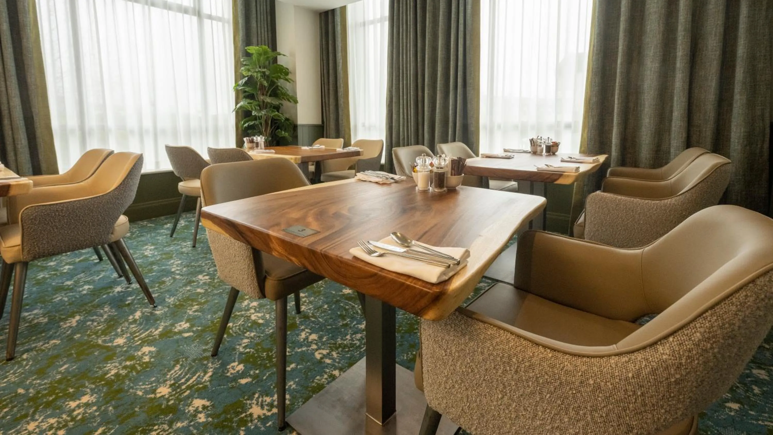 Restaurant/places to eat in The Kenmare Bay Hotel & Luxury Lodges Resort