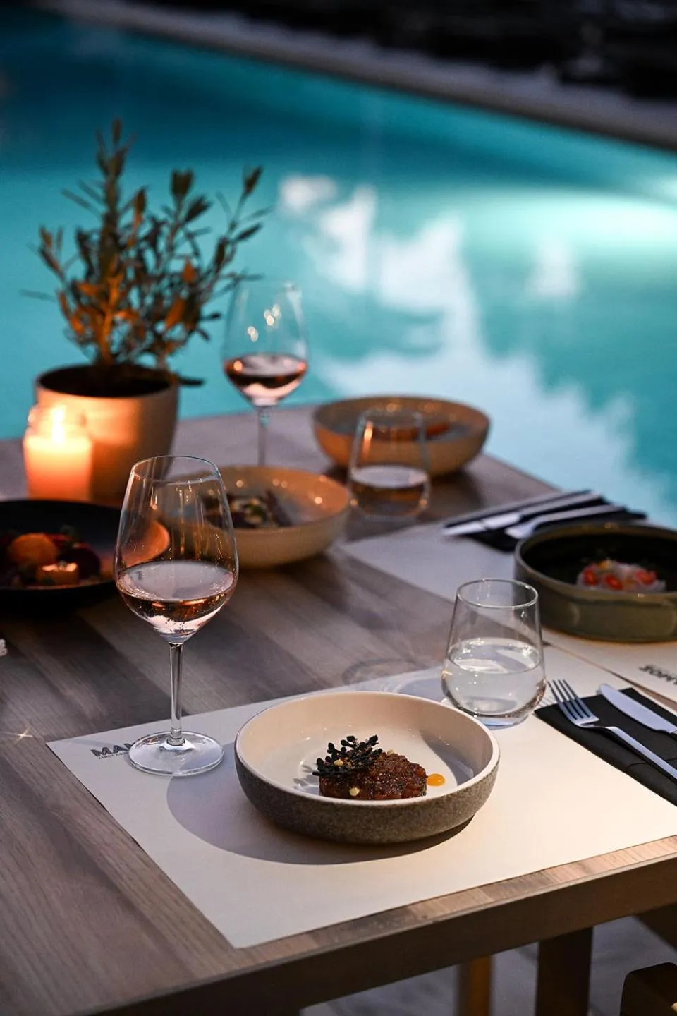 Restaurant/places to eat in La Piscine Art Hotel, Philian Hotels and Resorts