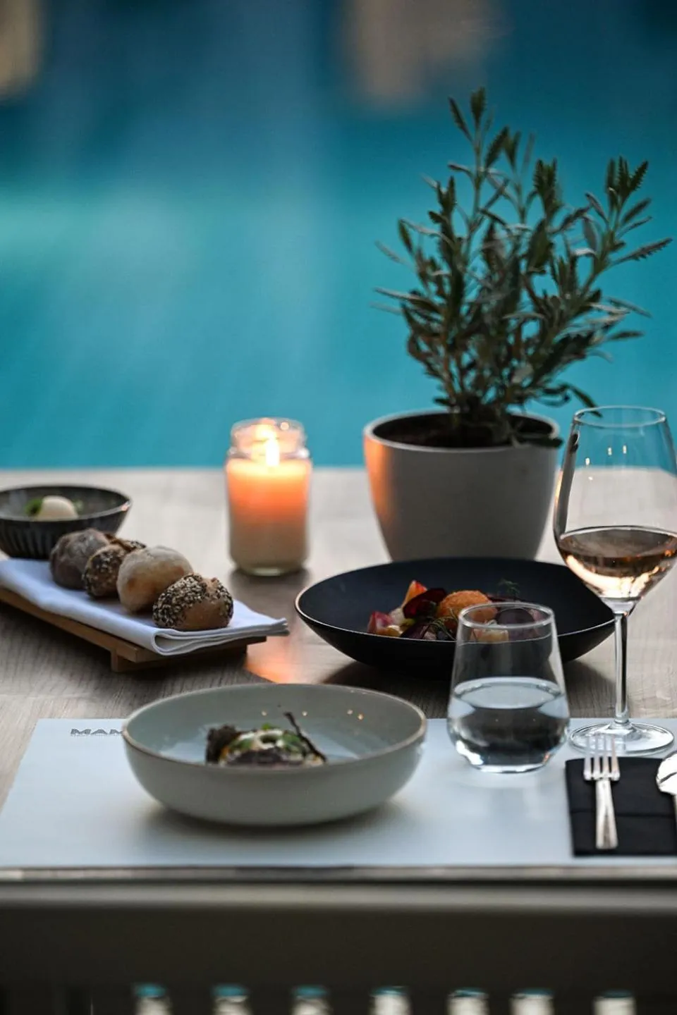 Restaurant/places to eat in La Piscine Art Hotel, Philian Hotels and Resorts