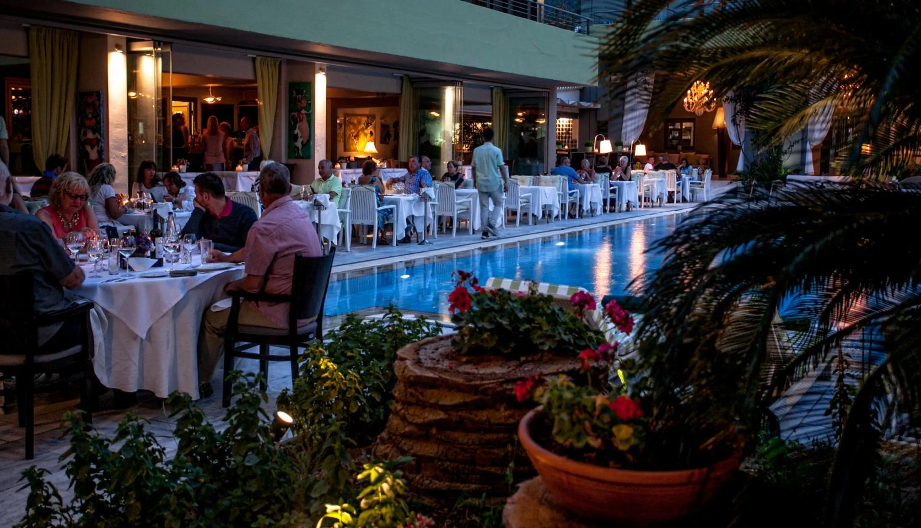 Restaurant/places to eat in La Piscine Art Hotel, Philian Hotels and Resorts