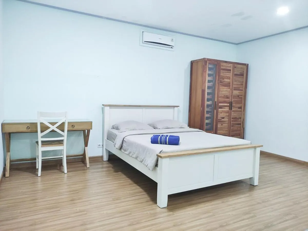 Bed in Urbanest Inn House TB Simatupang