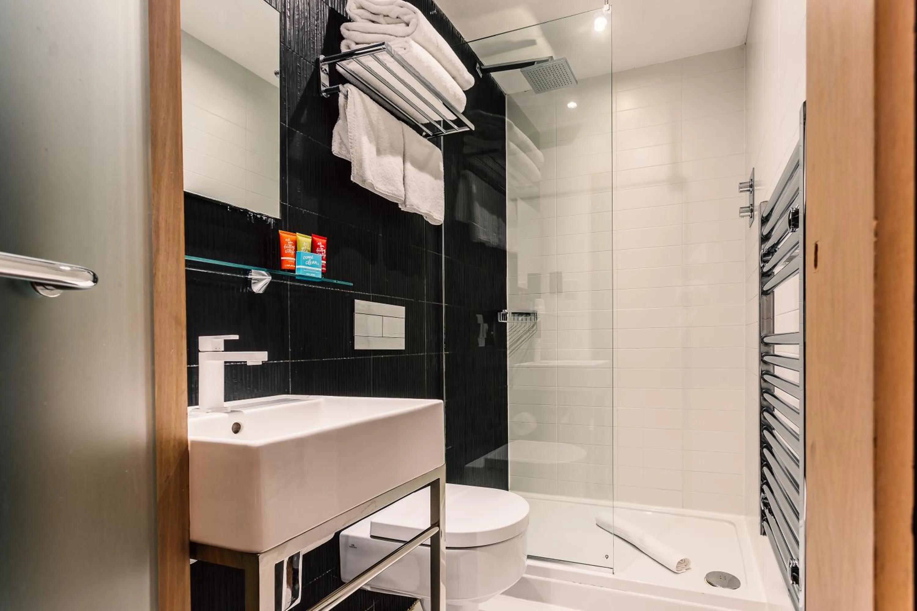 Bathroom in Grassmarket Hotel