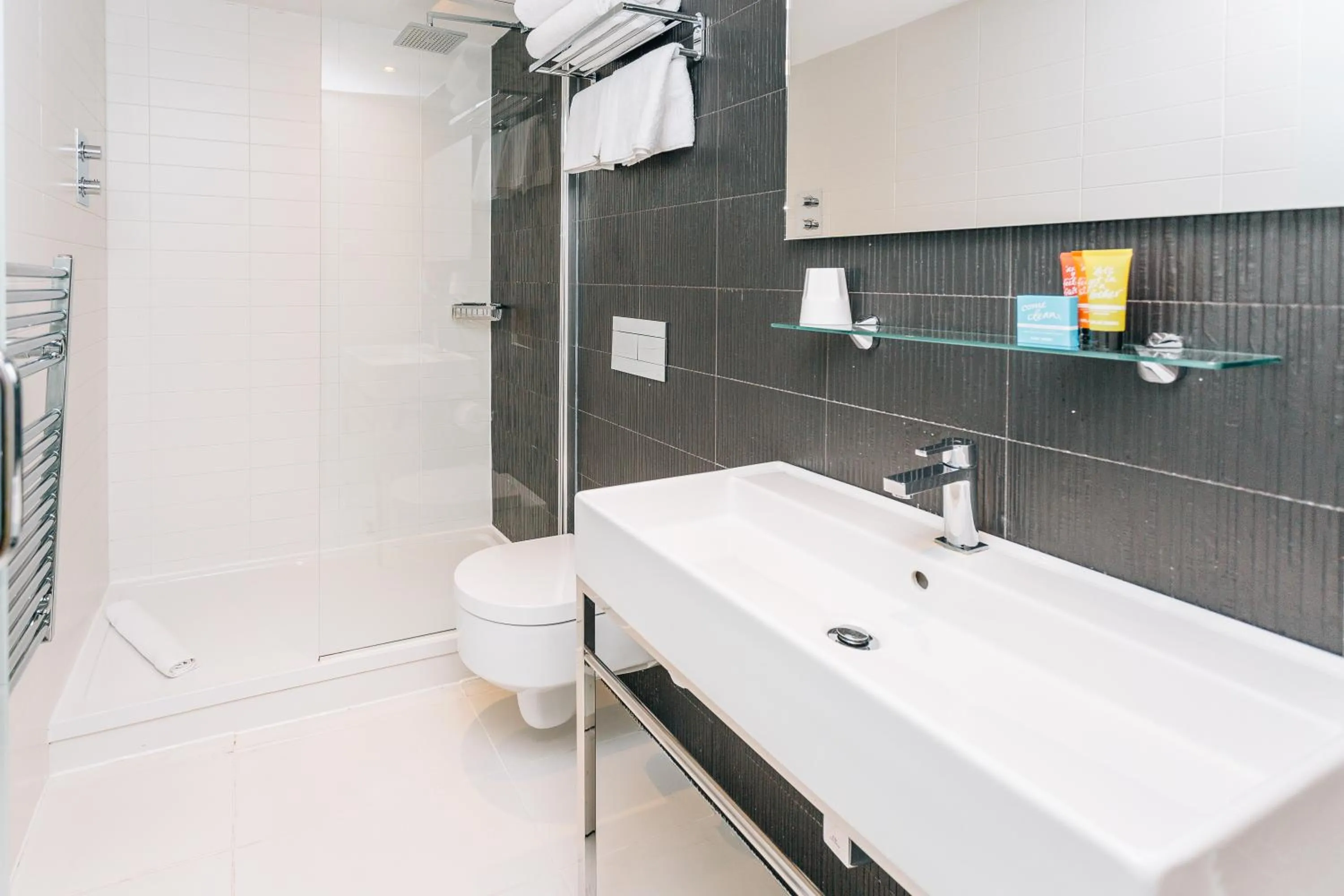 Bathroom in Grassmarket Hotel