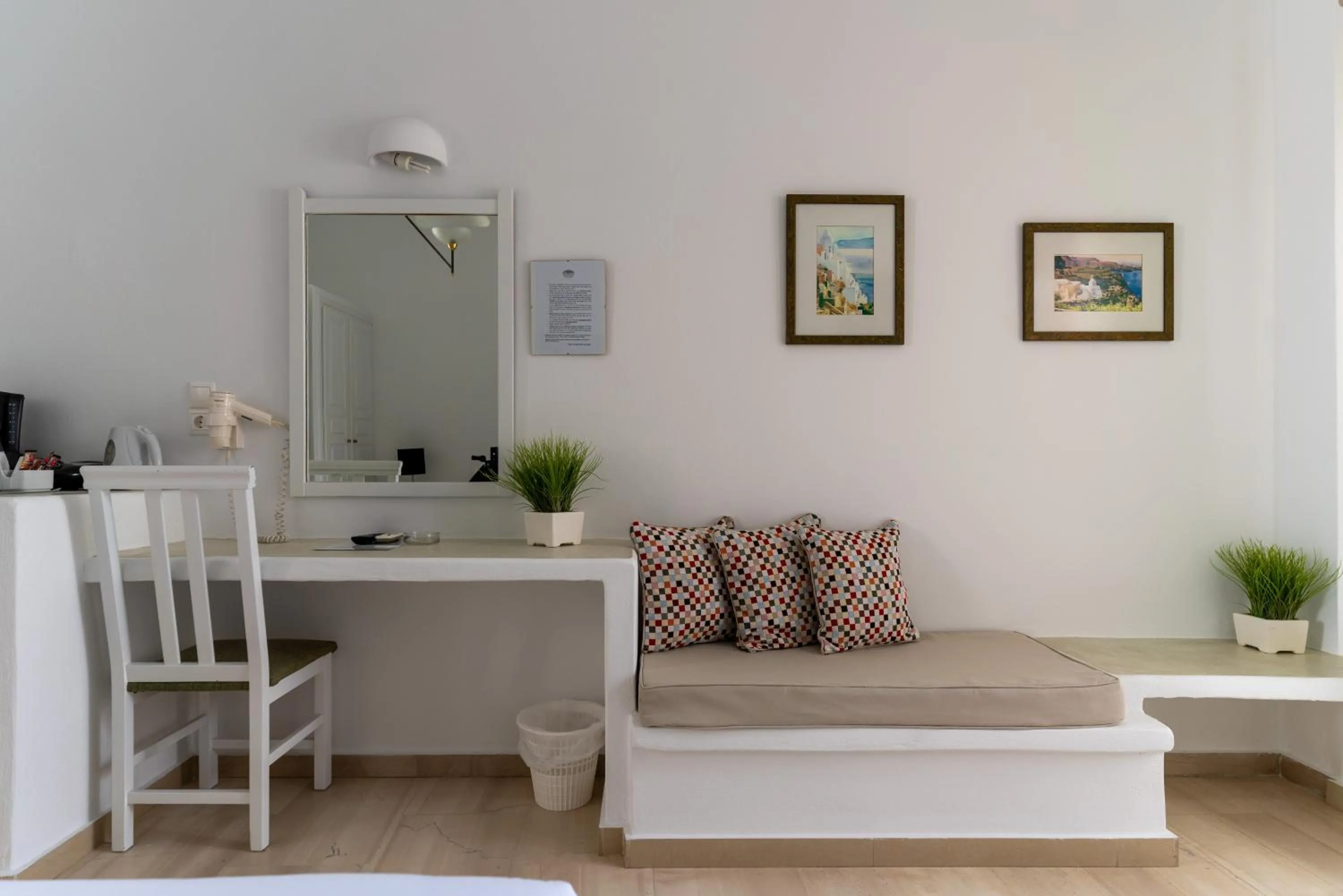 Seating area, Bed in Anamnesis City Spa