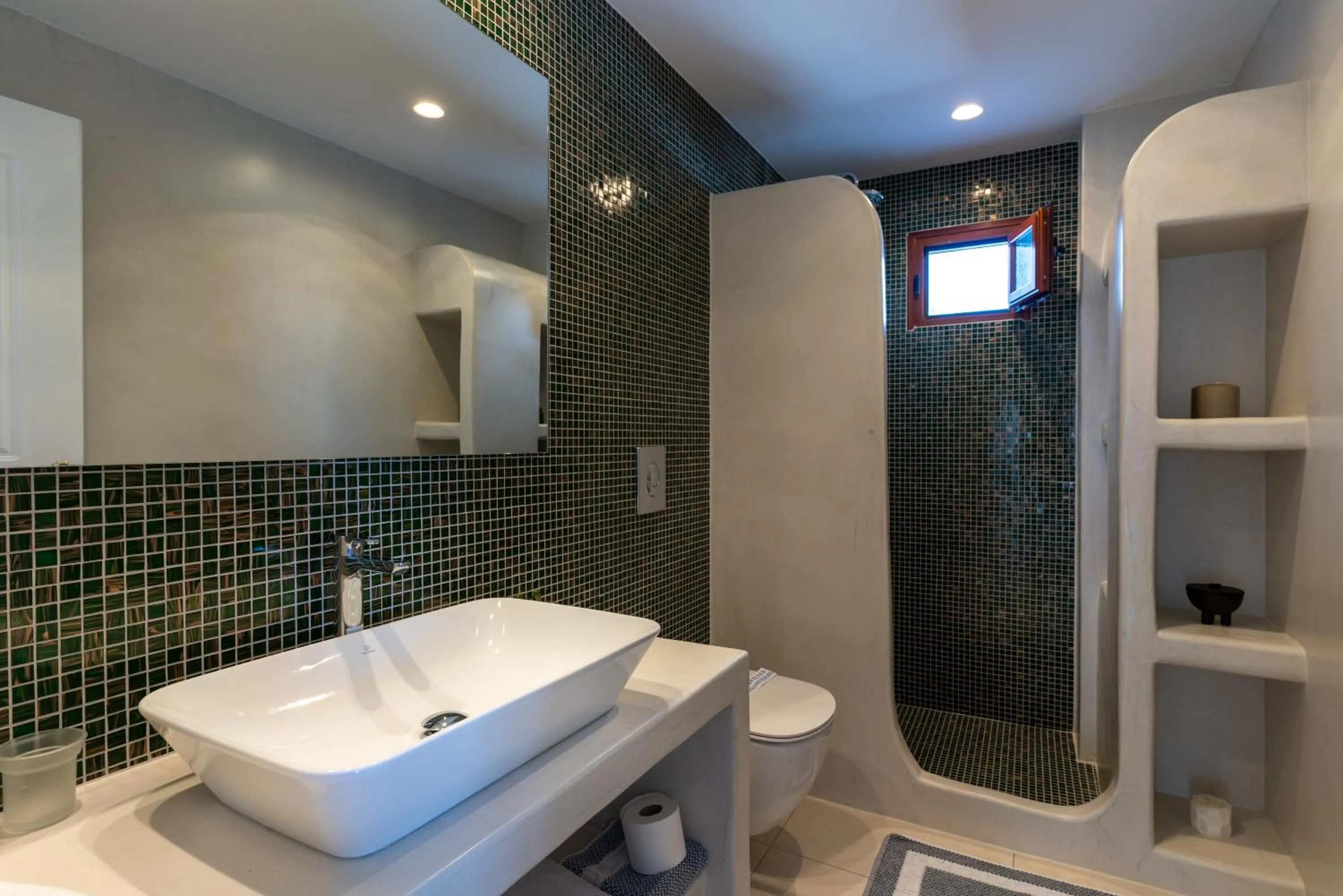 Shower in Anamnesis City Spa