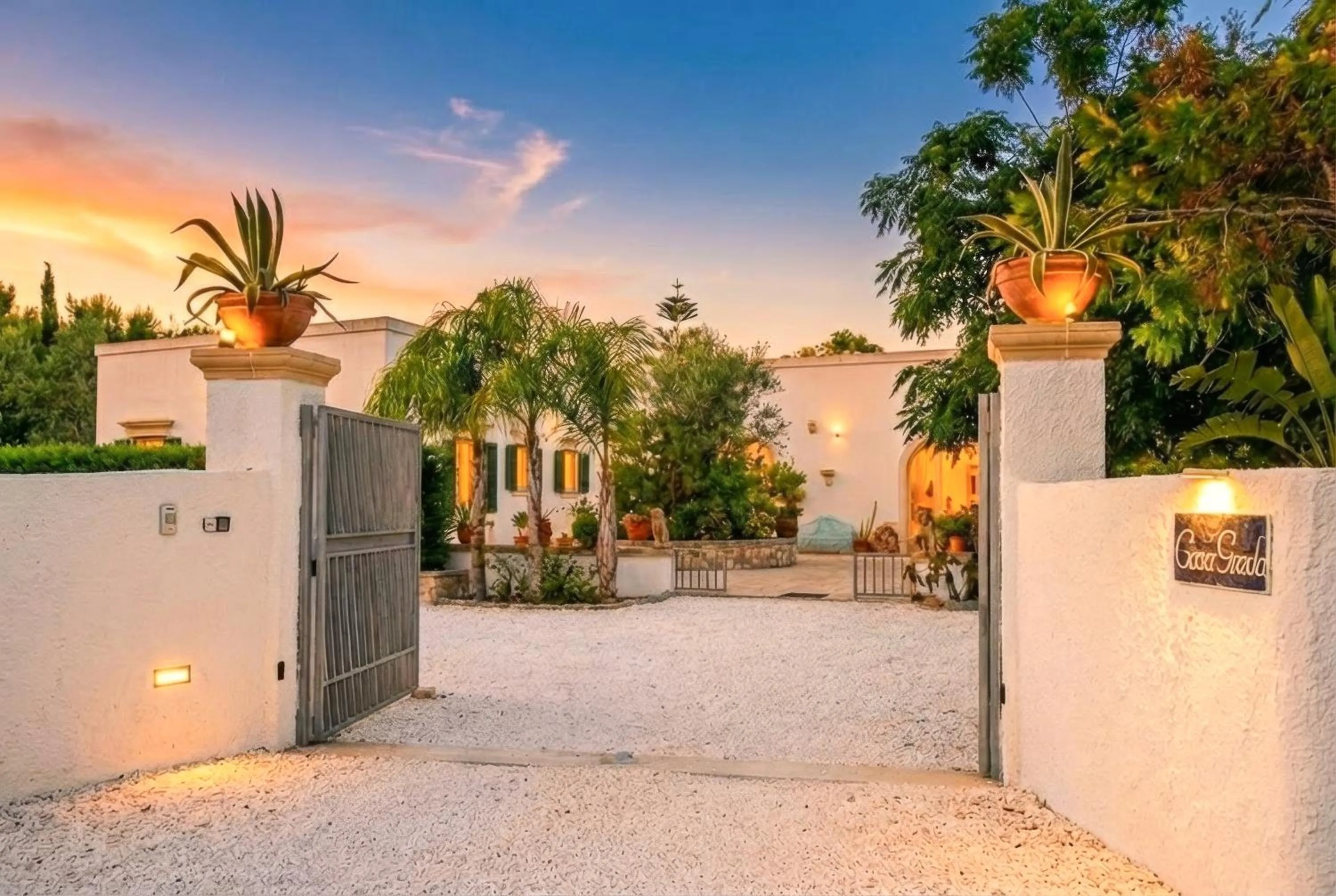 Property building in Casa Giada