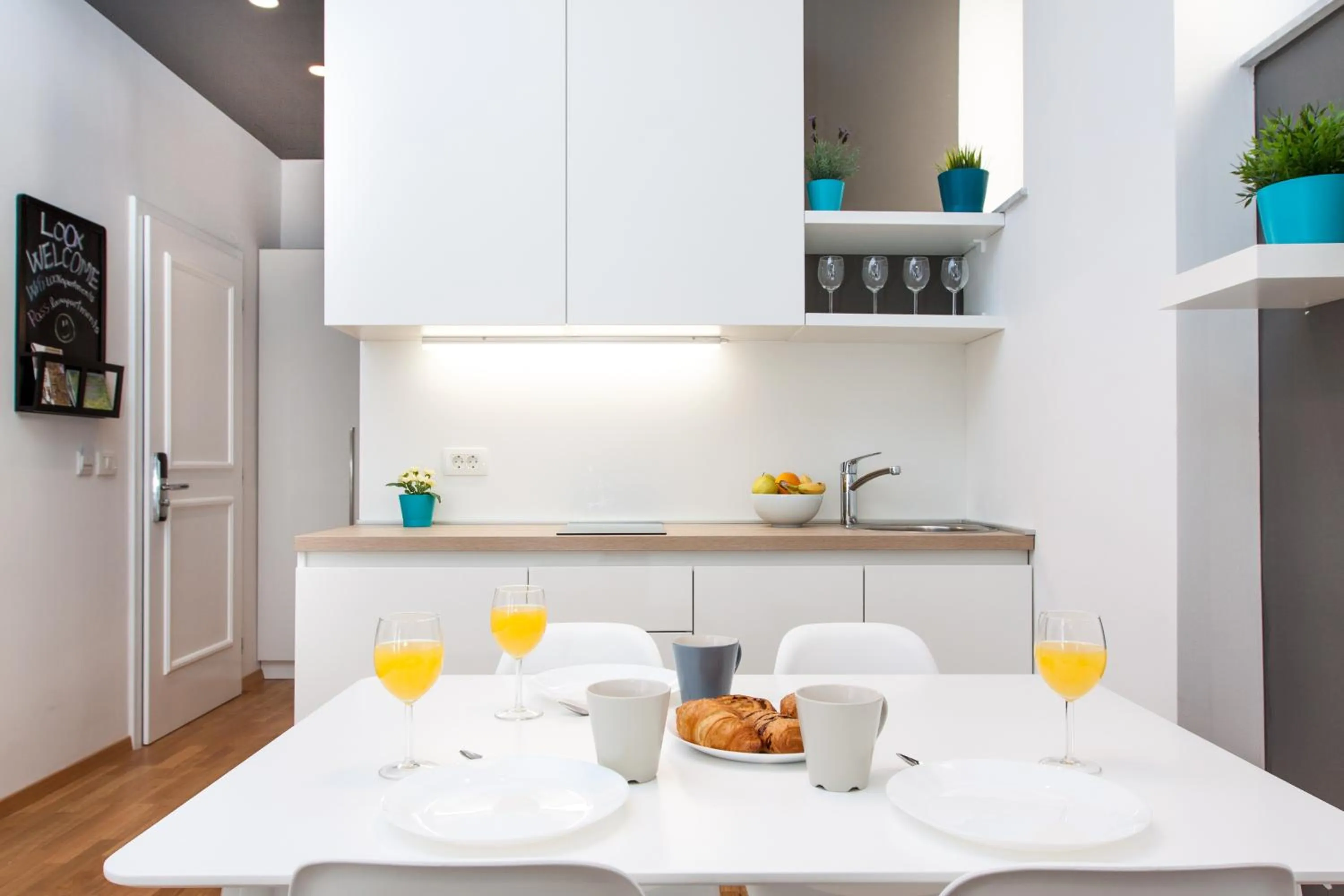 Kitchen or kitchenette in LOOX apartments Hatzova