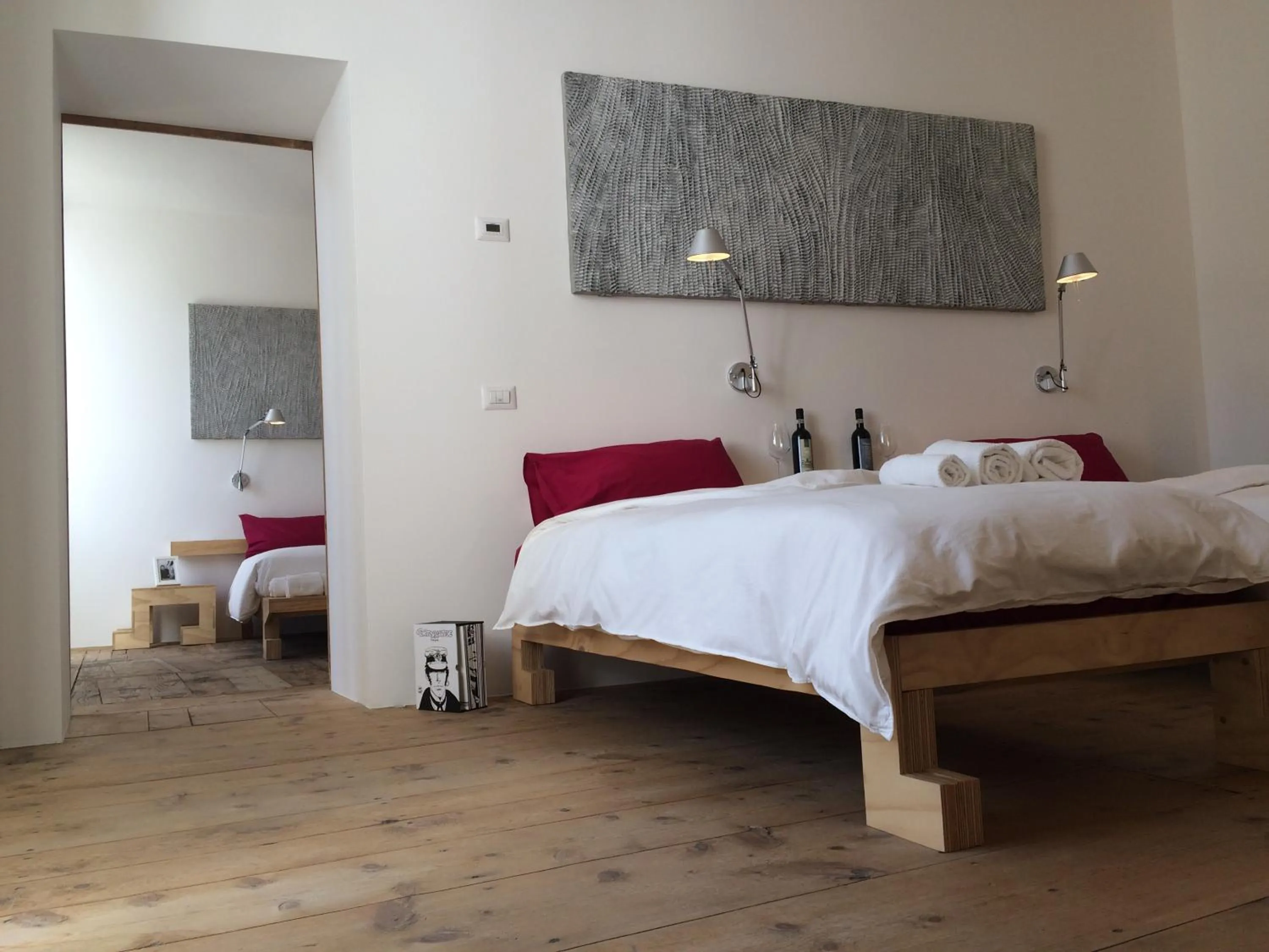 Photo of the whole room, Bed in winebnb