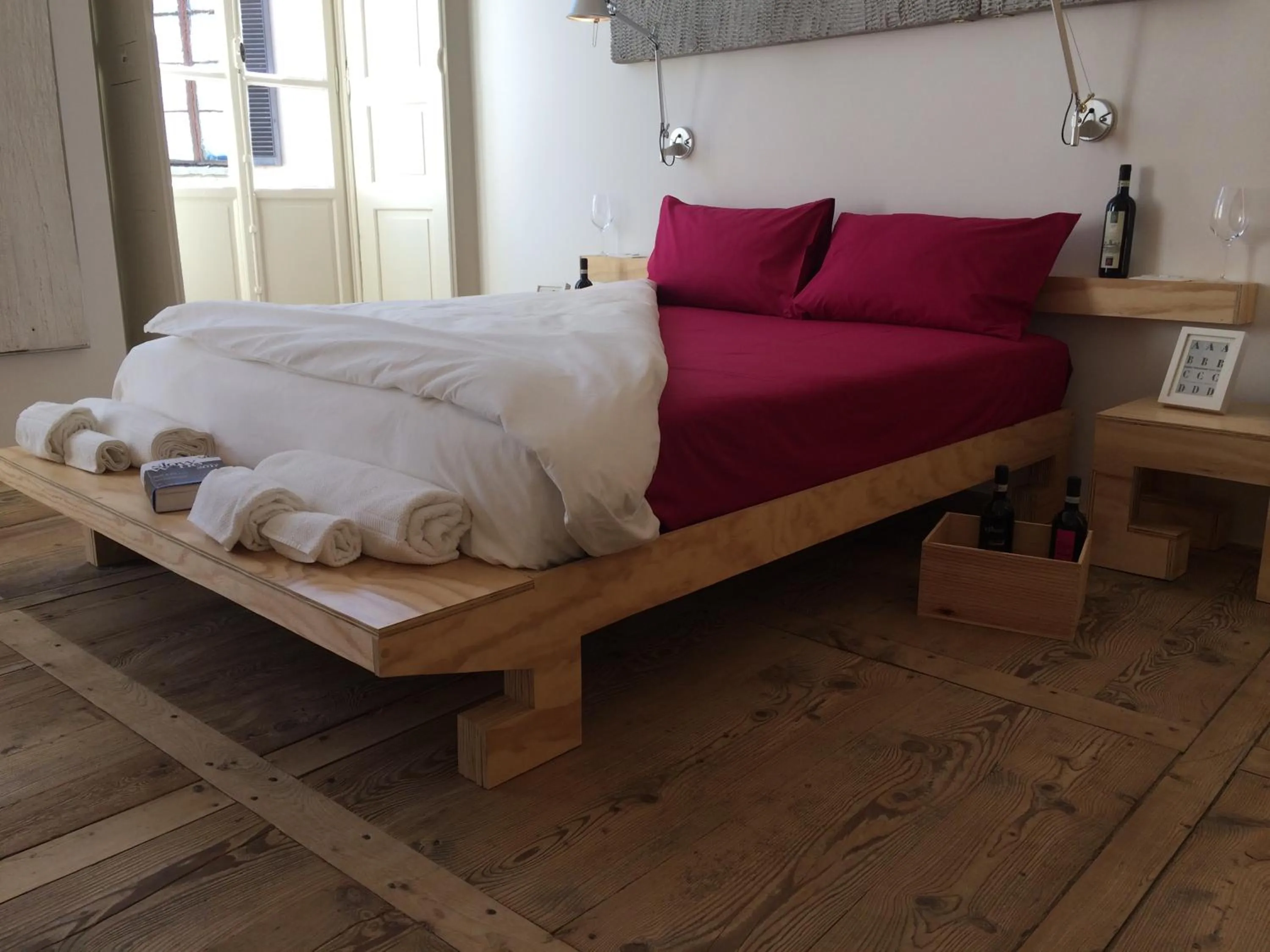 Photo of the whole room, Bed in winebnb