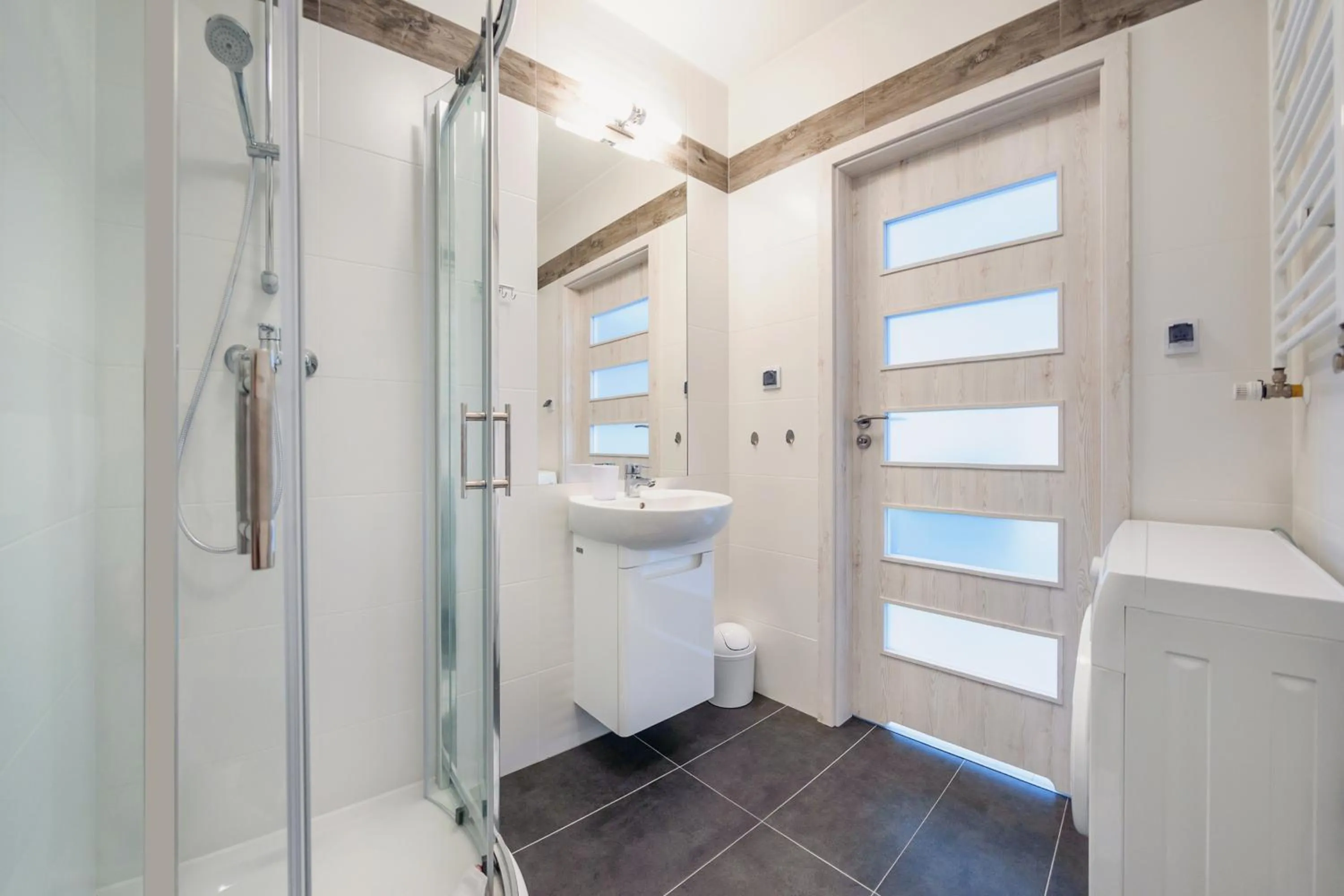 Bathroom in Kwartał Róży Wiatrów, Sun & Snow