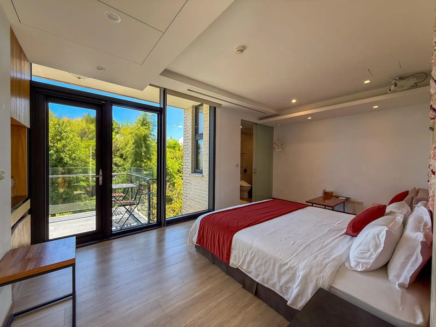 Photo of the whole room, Bed in Villa LOHERB