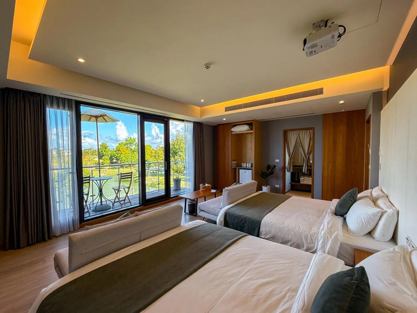 Photo of the whole room, Bed in Villa LOHERB