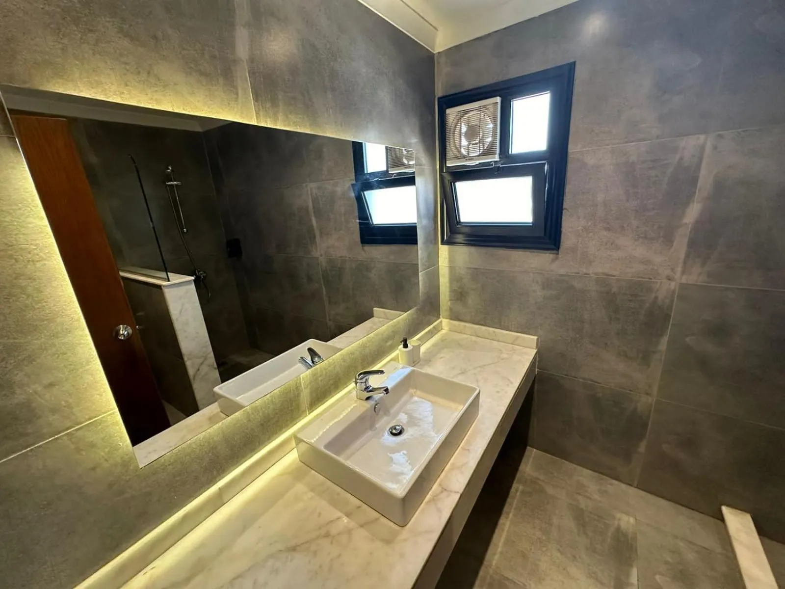 Bathroom in Nakhil Inn Residence