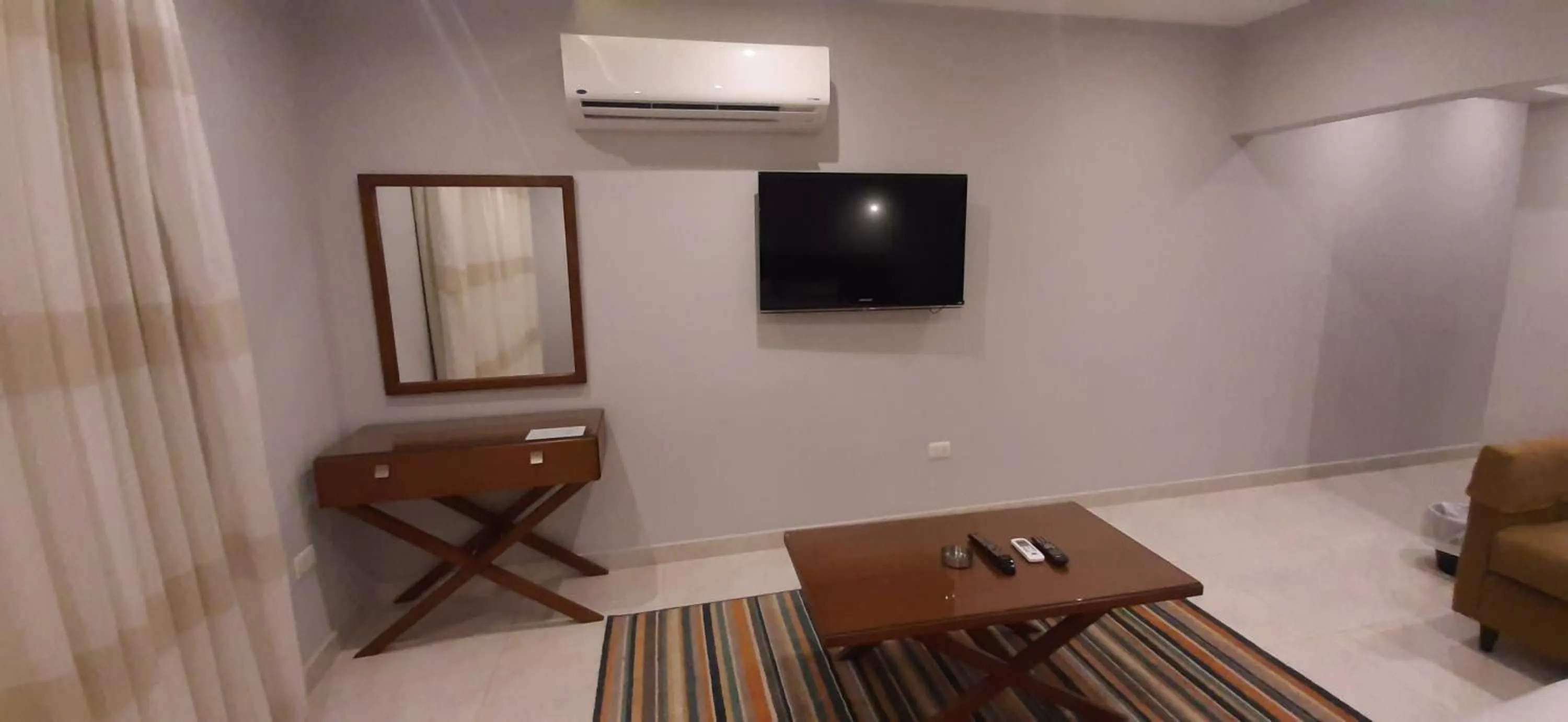 TV and multimedia in Nakhil Inn Residence