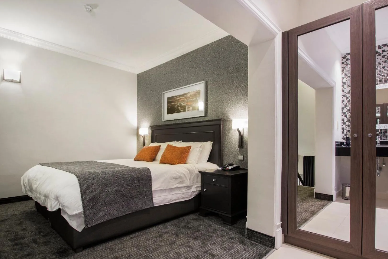 Photo of the whole room, Bed in BON Hotel Abuja