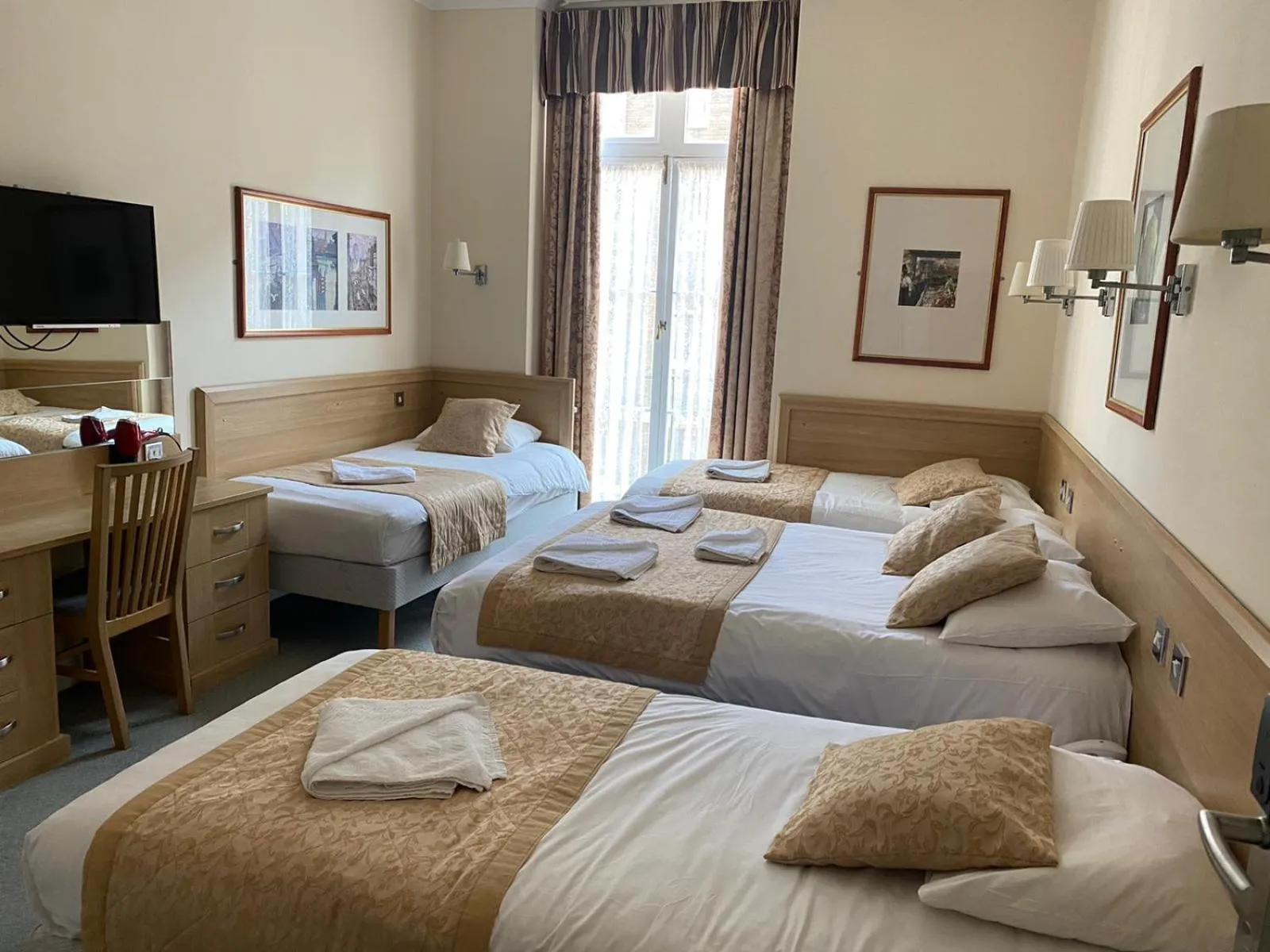 Bed in Belvedere Hotel