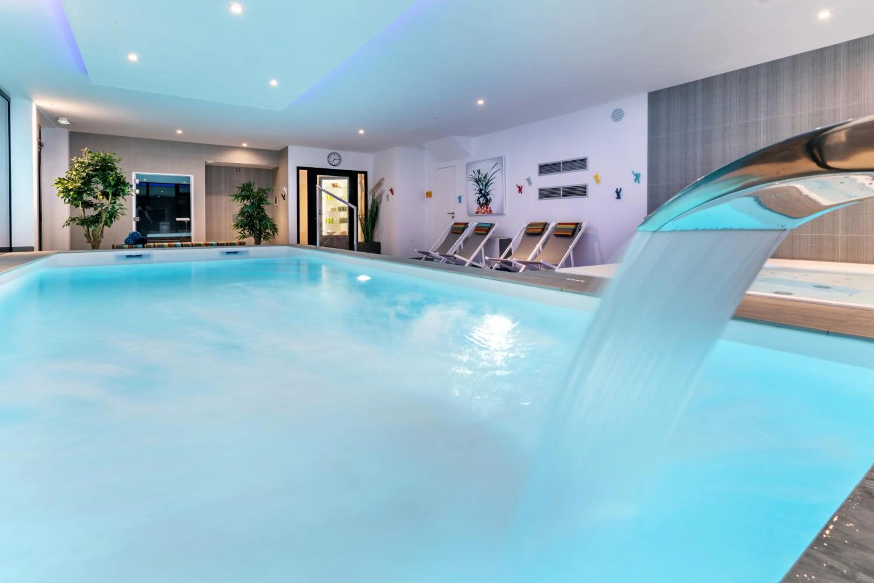 Hot Tub in Carnac Lodge Hotel & Spa