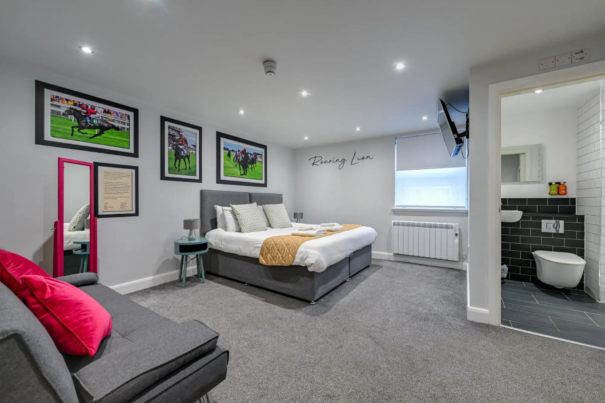 Bedroom, Bed in Stableside Hostel at York Racecourse