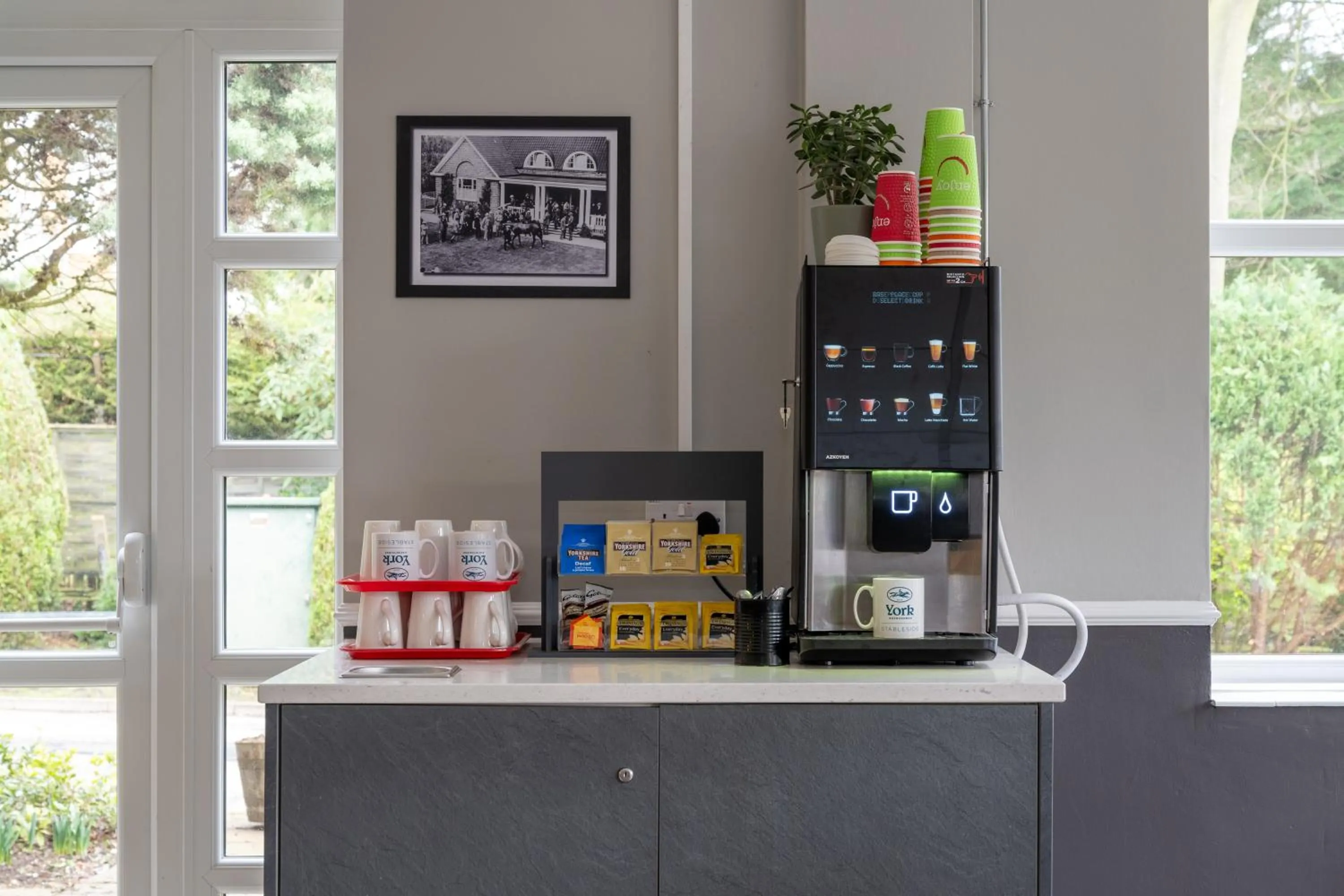 Restaurant/places to eat in Stableside Hostel at York Racecourse