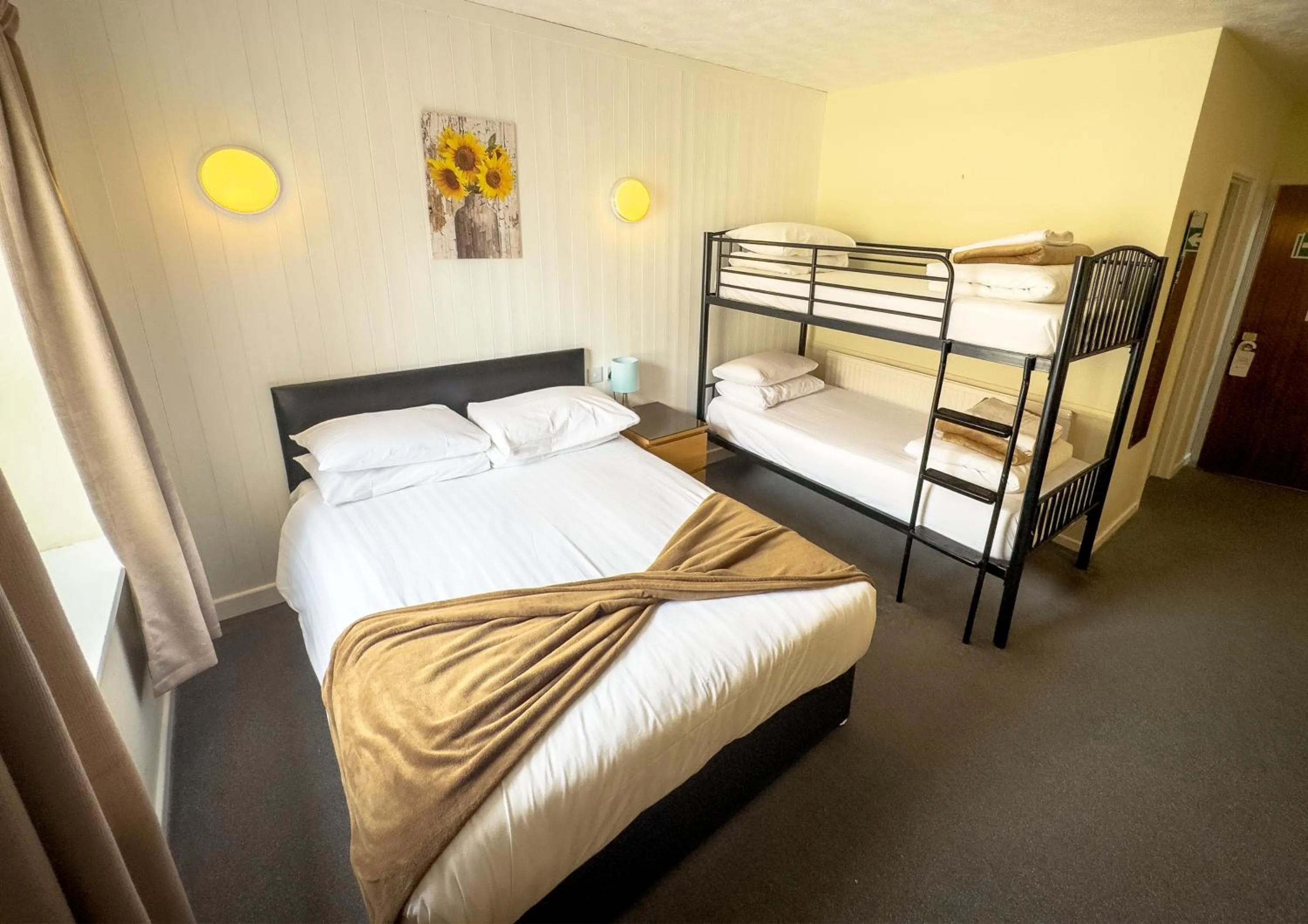 Bedroom, Bed in The Oakland Hotel