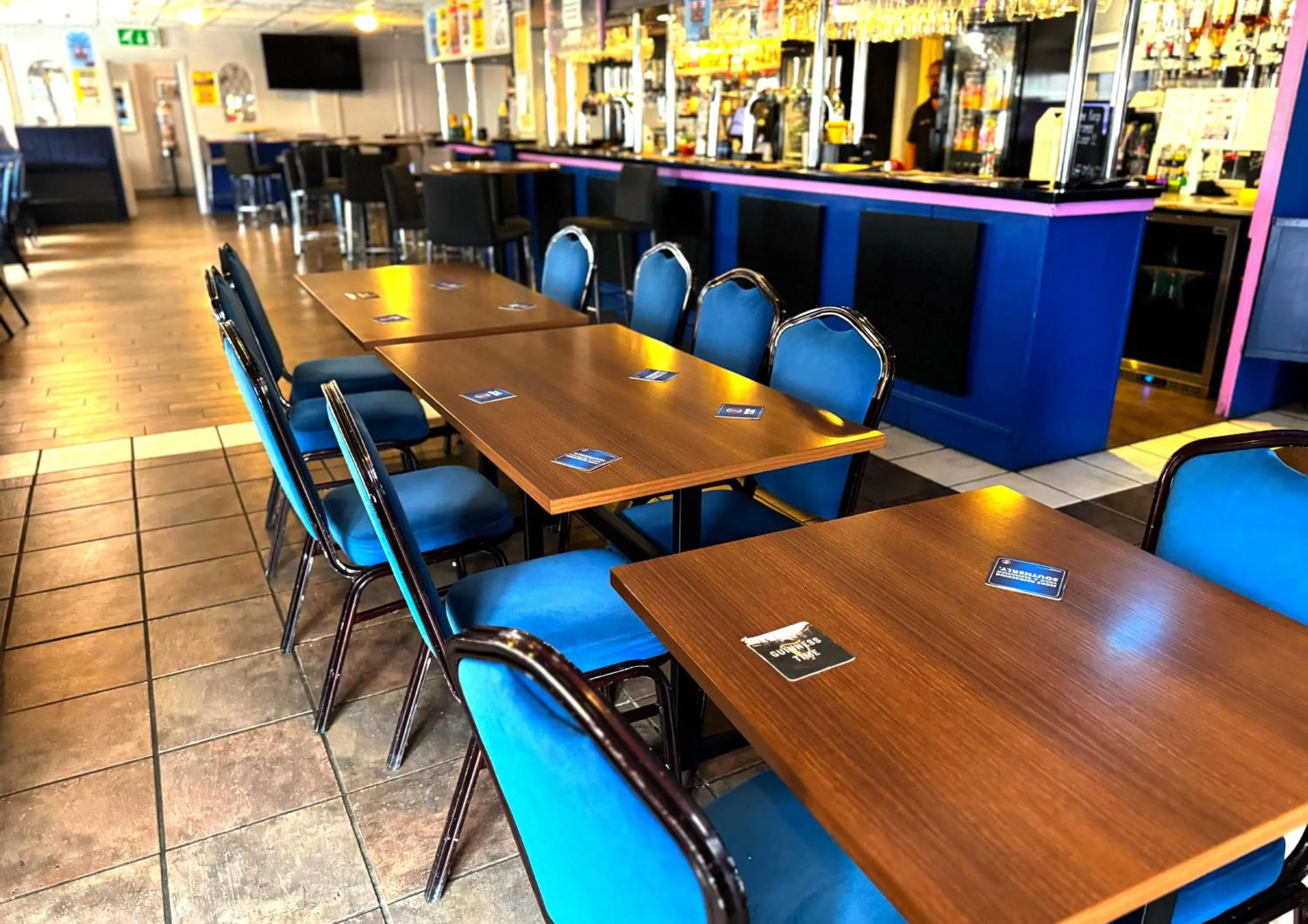 Lounge or bar in The Oakland Hotel