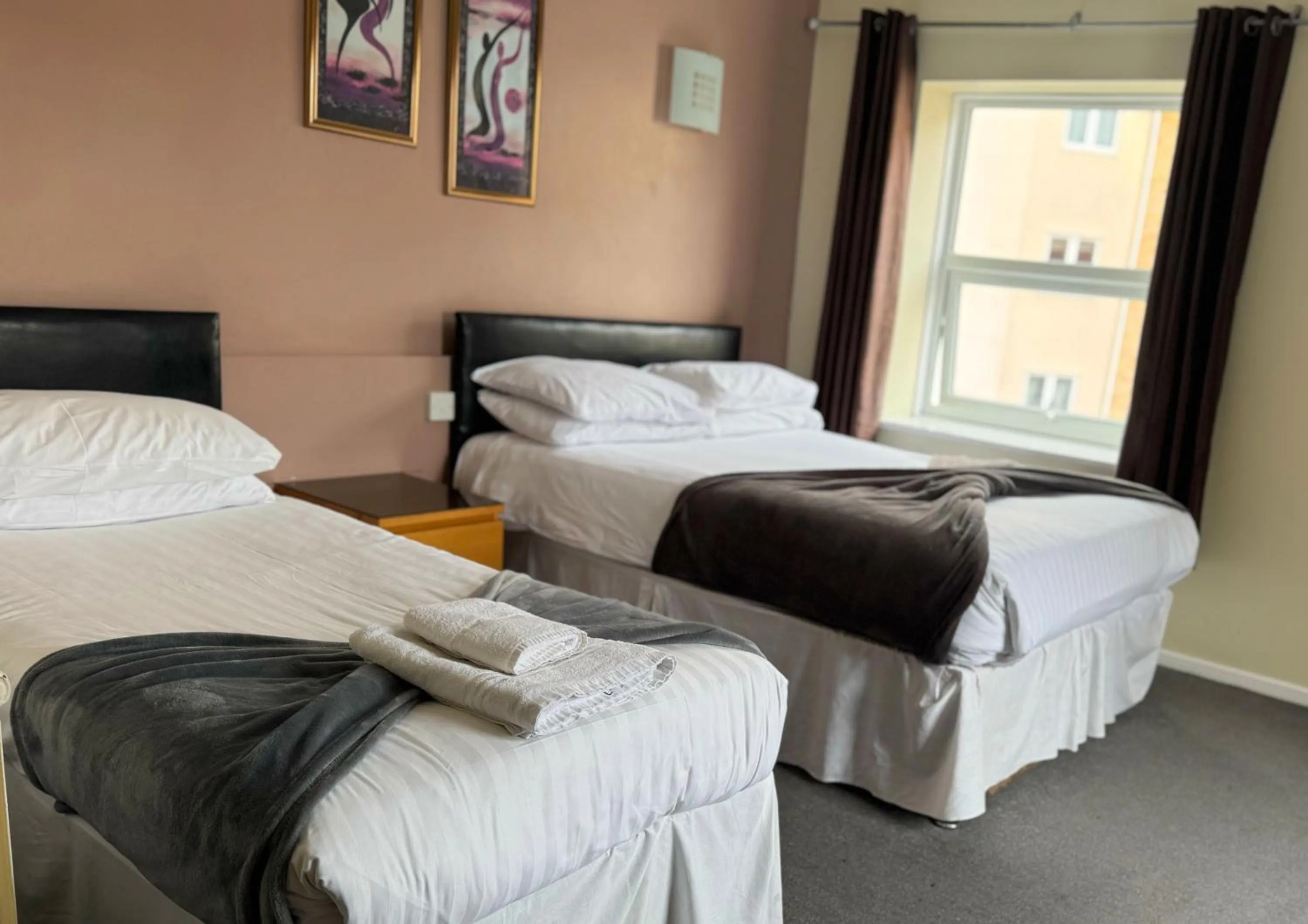 Bedroom, Bed in The Oakland Hotel