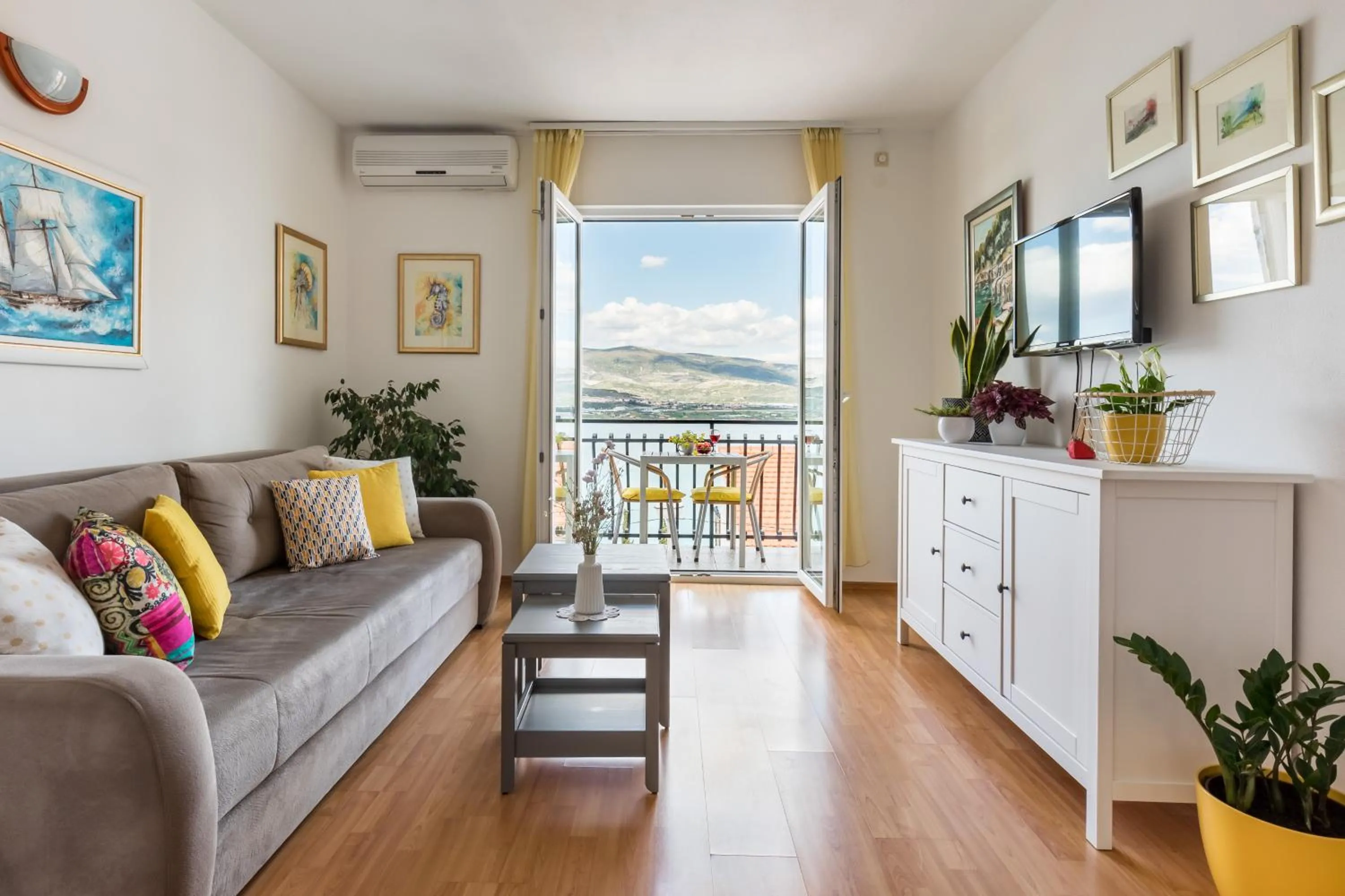 Apartments Rogulj