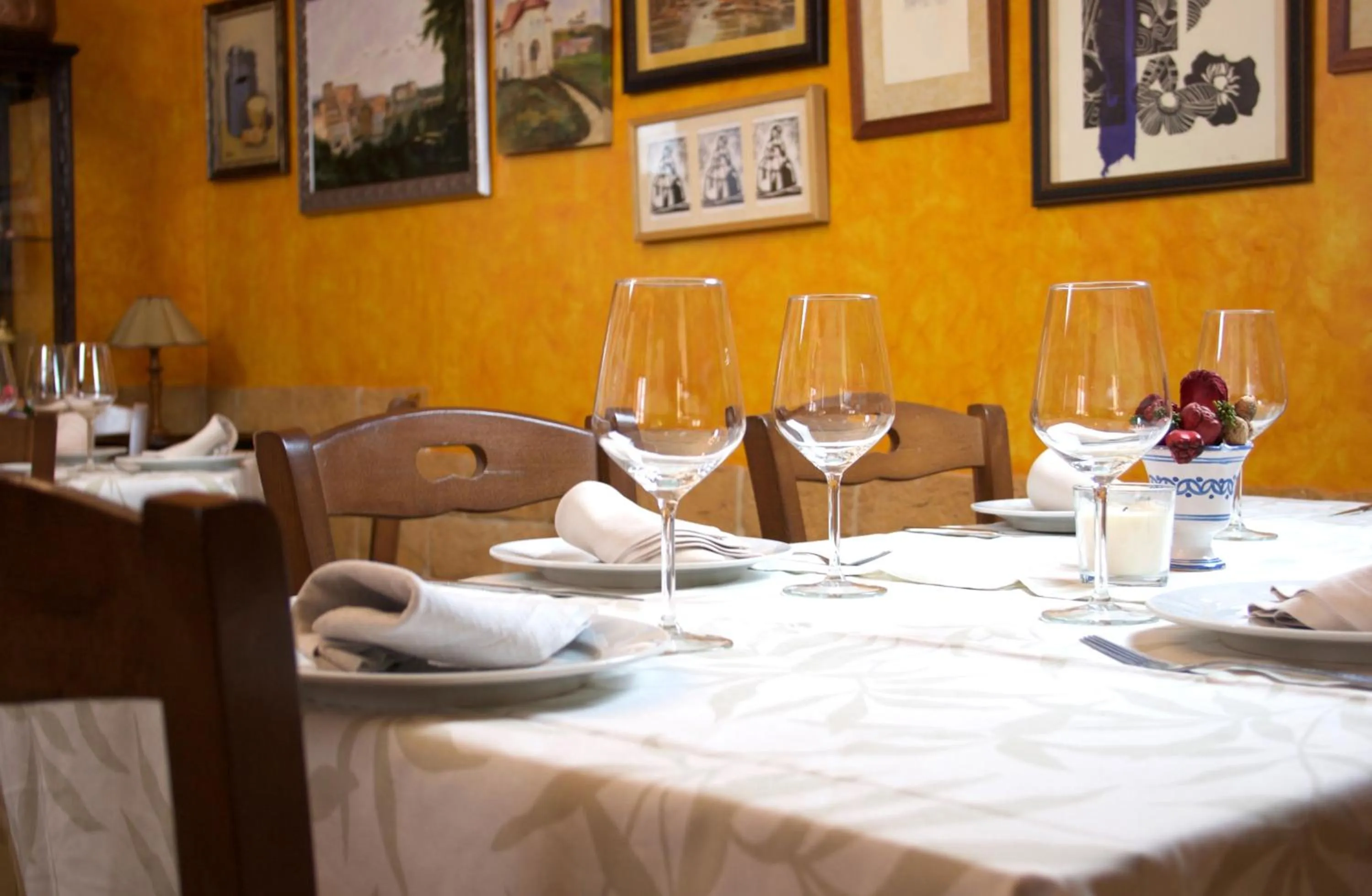 Restaurant/places to eat in Hostal El Palacio