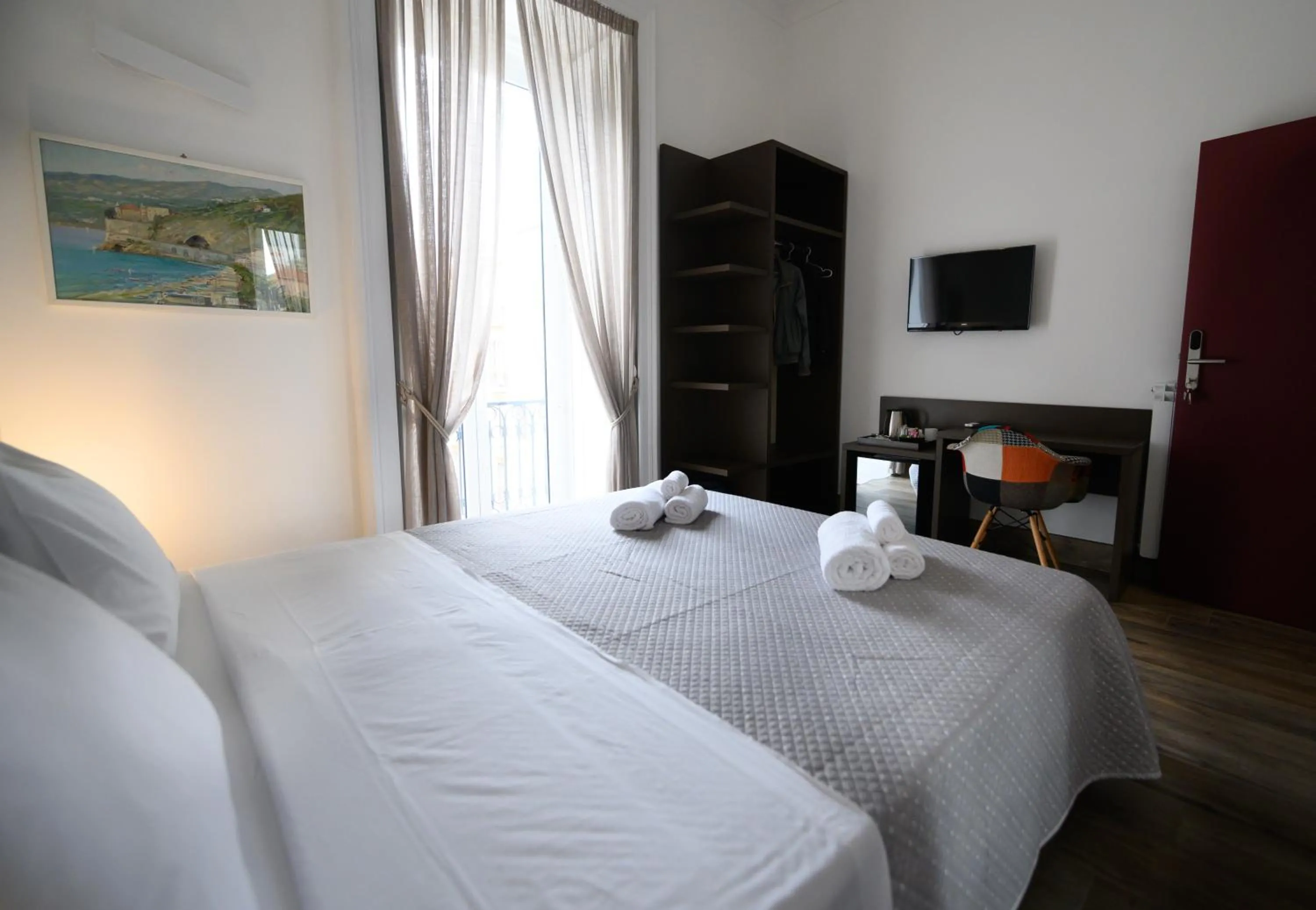 Photo of the whole room, Bed in Fourooms Museo Filangieri By Dimorra